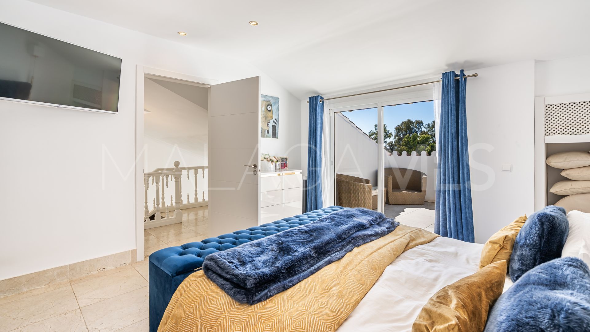 Villa for sale in El Campanario with 5 bedrooms