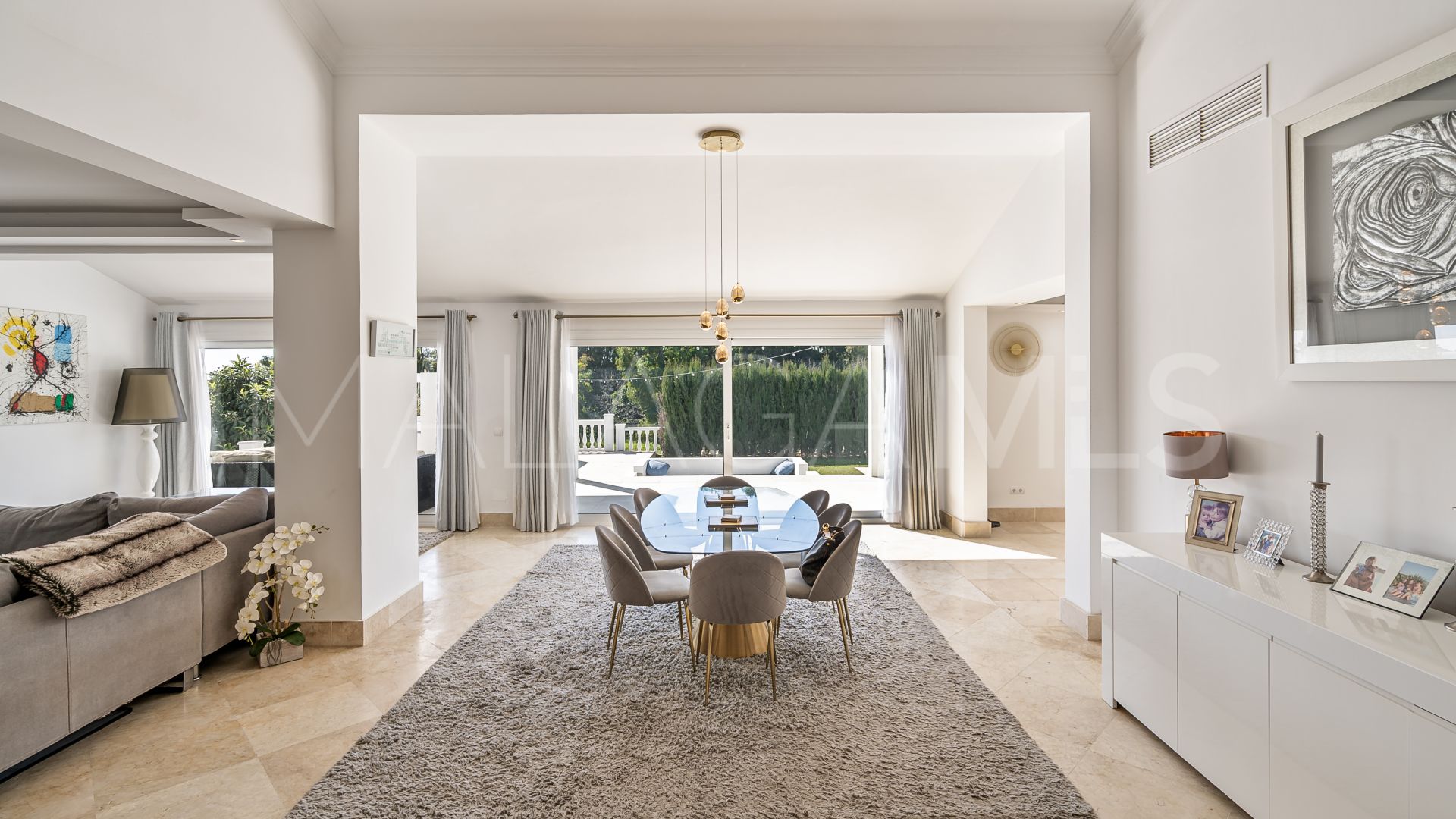 Villa for sale in El Campanario with 5 bedrooms