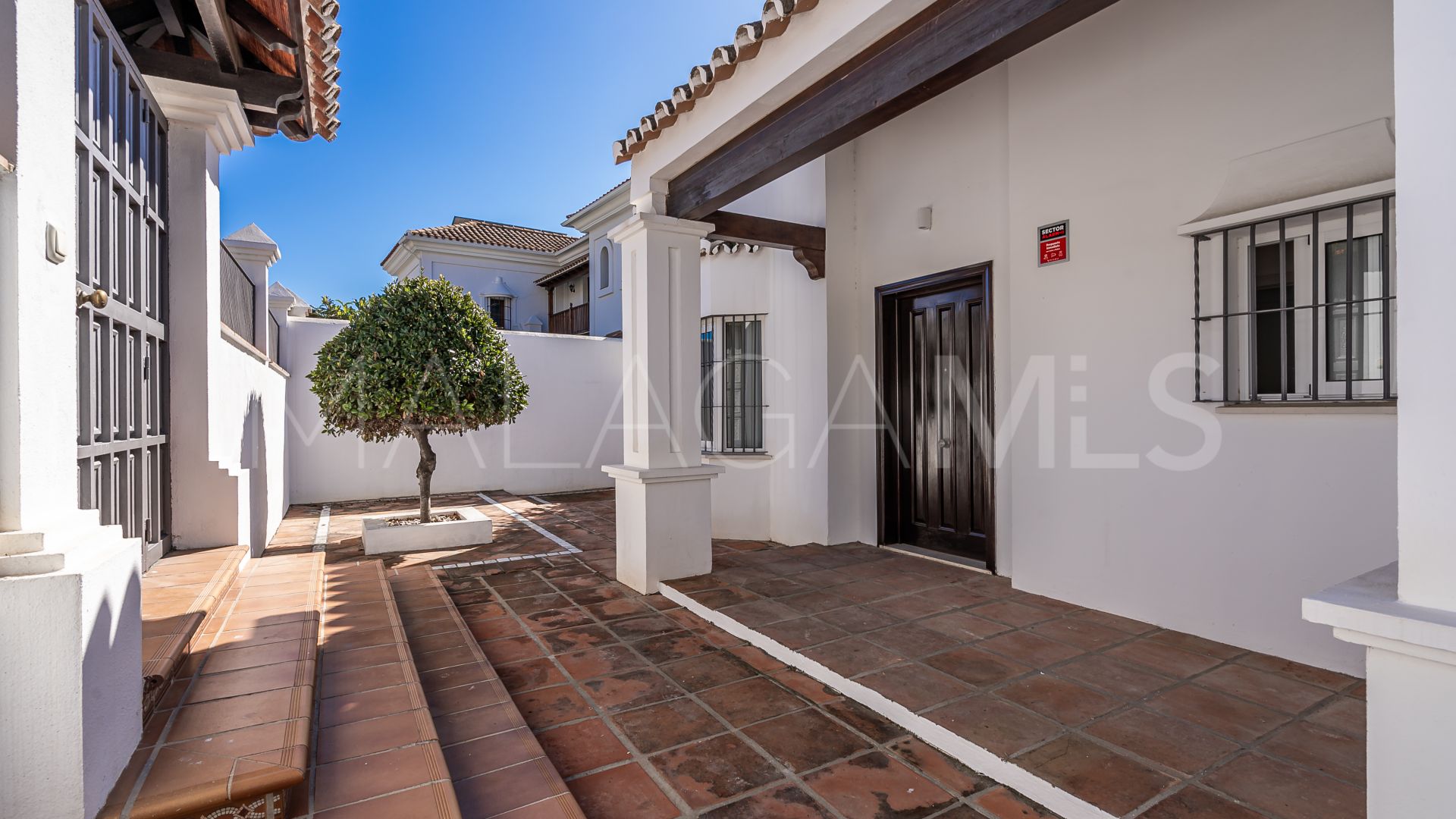 Villa for sale in El Campanario with 5 bedrooms
