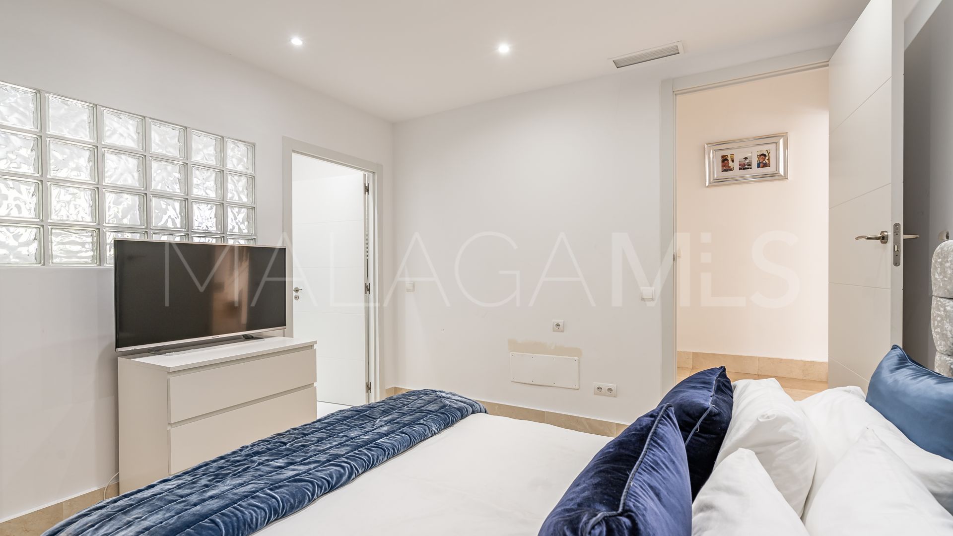 Villa for sale in El Campanario with 5 bedrooms