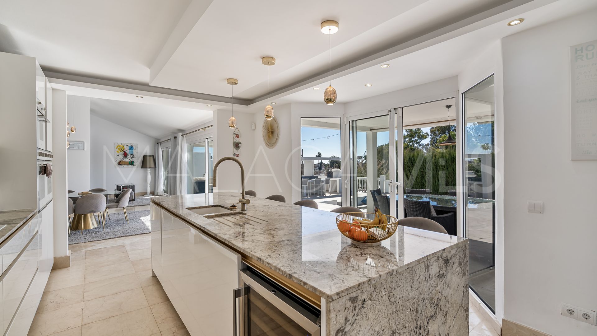 Villa for sale in El Campanario with 5 bedrooms