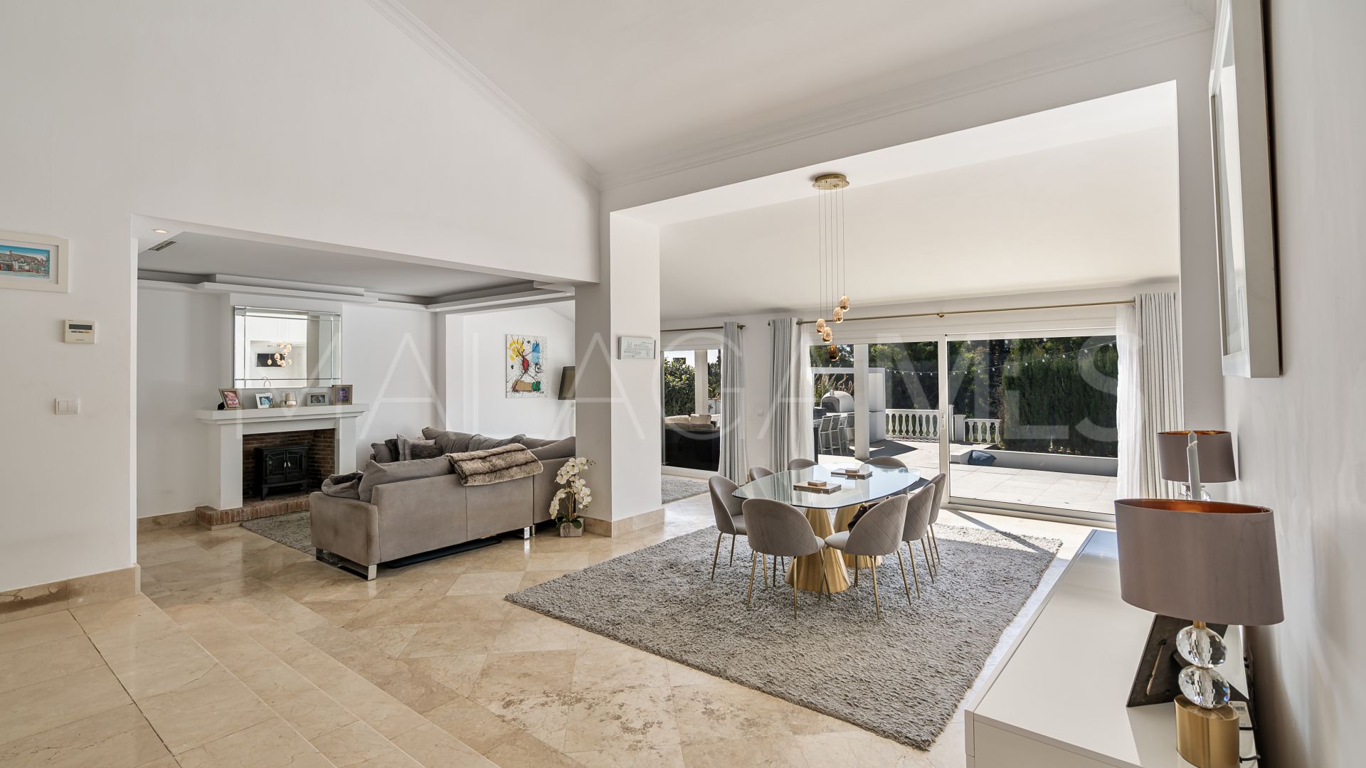 Villa for sale in El Campanario with 5 bedrooms