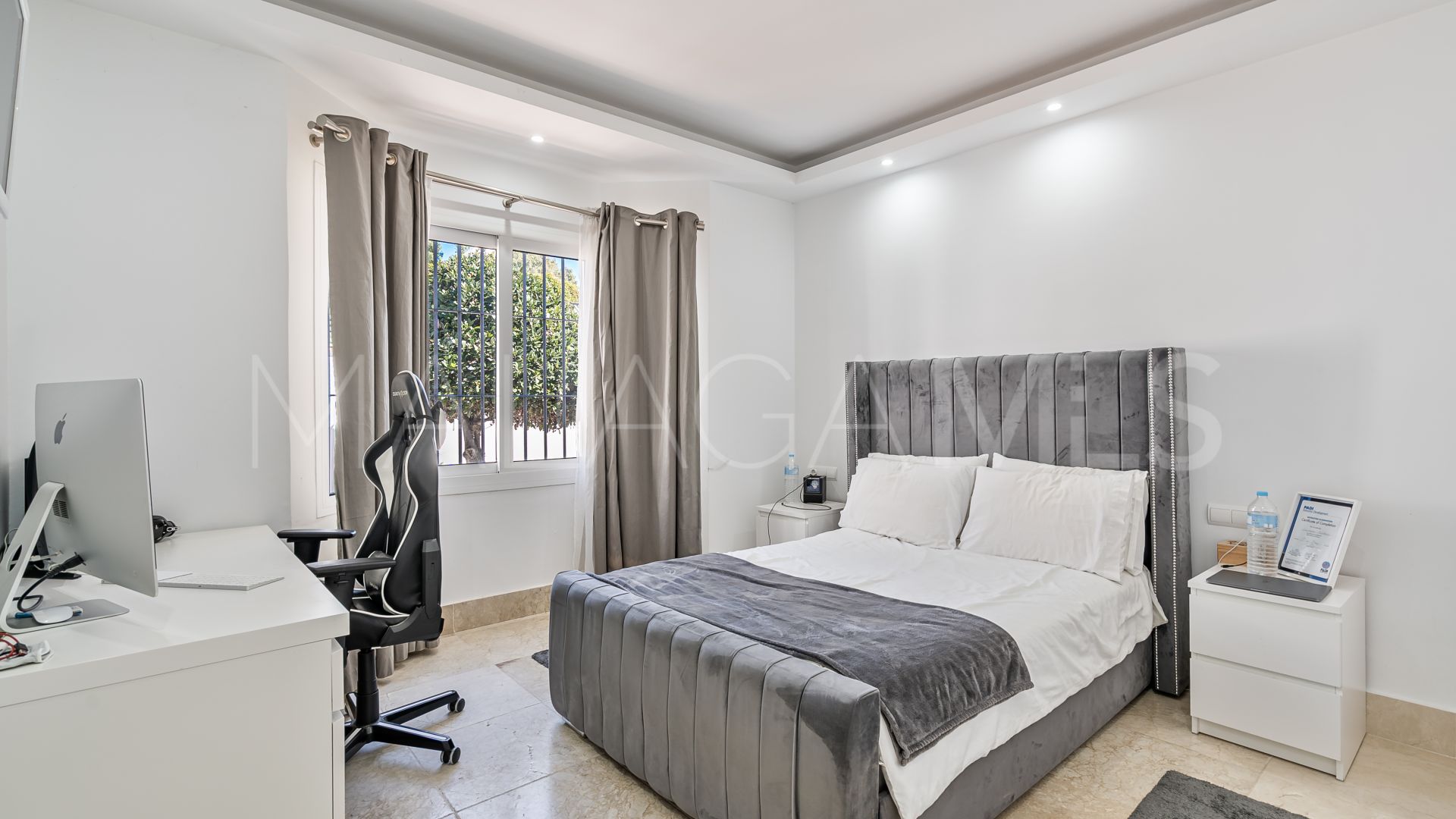 Villa for sale in El Campanario with 5 bedrooms