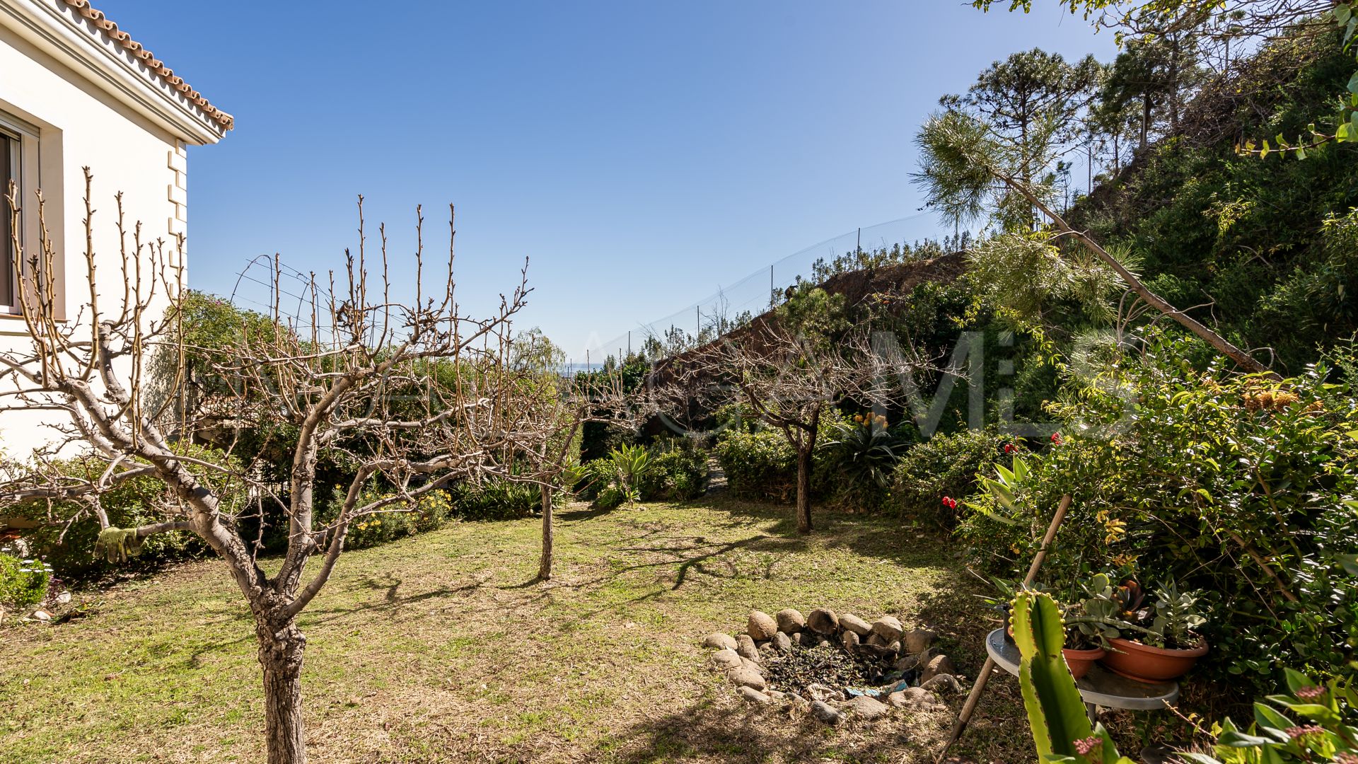 Villa for sale in Forest Hills
