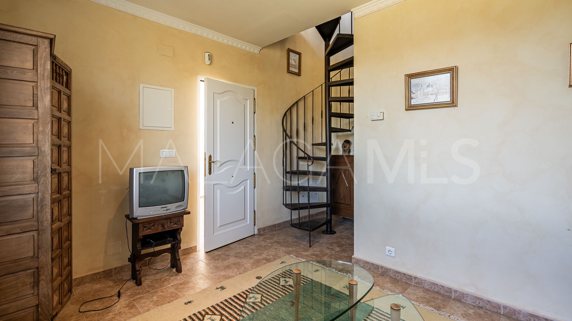 Villa for sale in Forest Hills