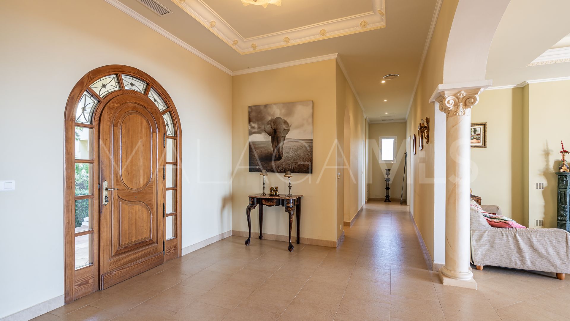 Villa for sale in Forest Hills