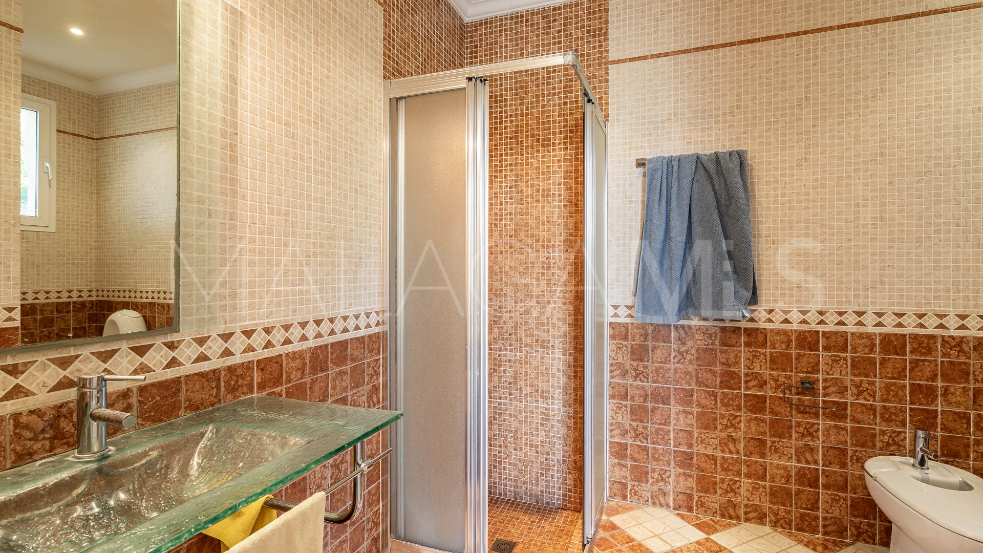 Villa for sale in Forest Hills