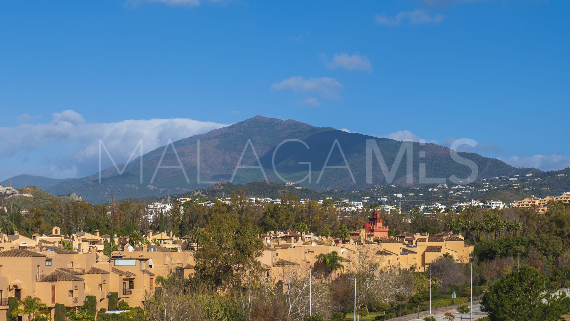 Villa pareada for sale in Atalaya