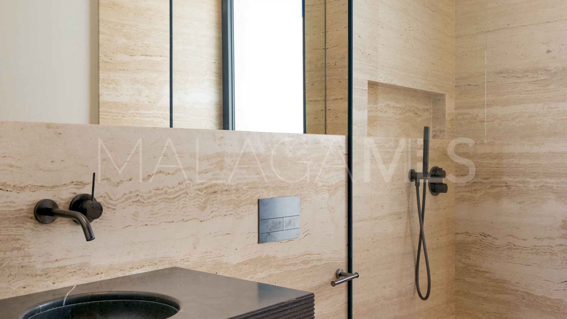 Ático for sale de 3 bedrooms in Estepona Puerto