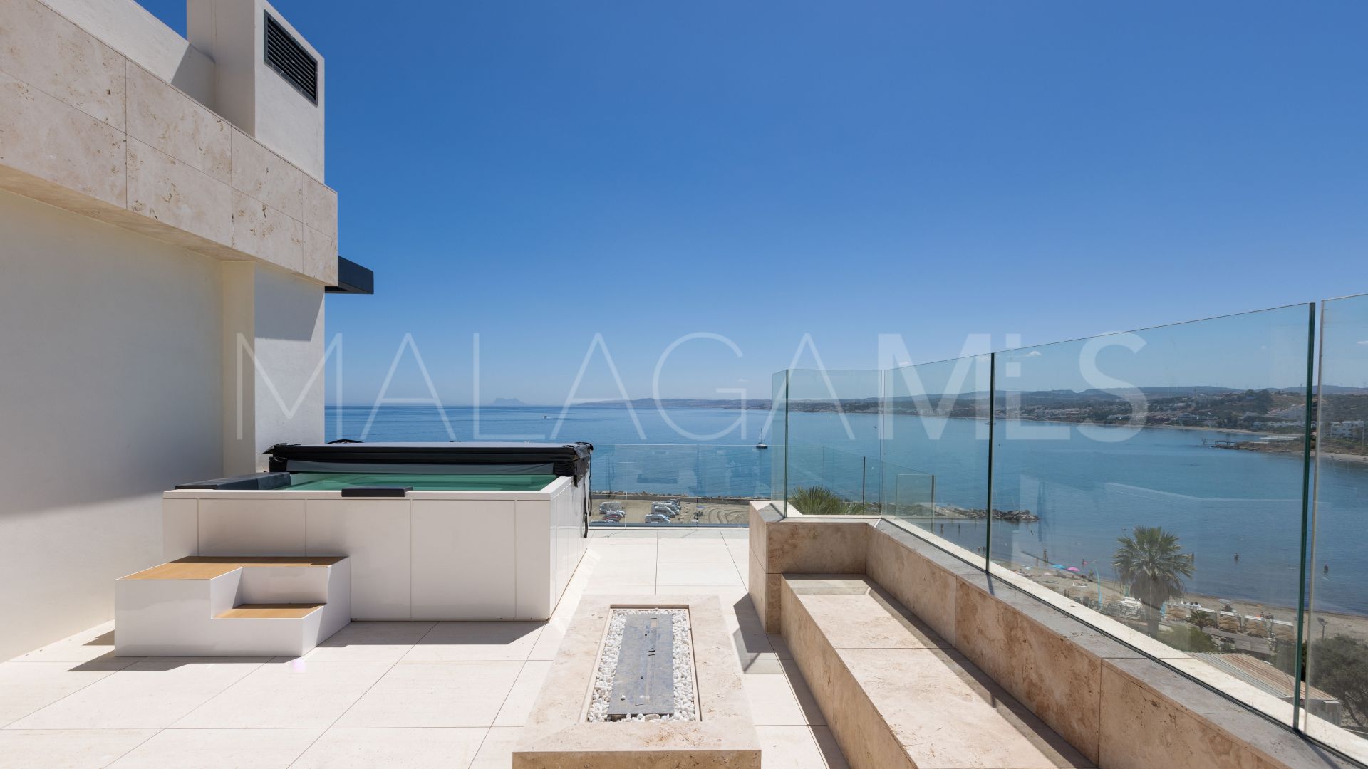 Ático for sale de 3 bedrooms in Estepona Puerto