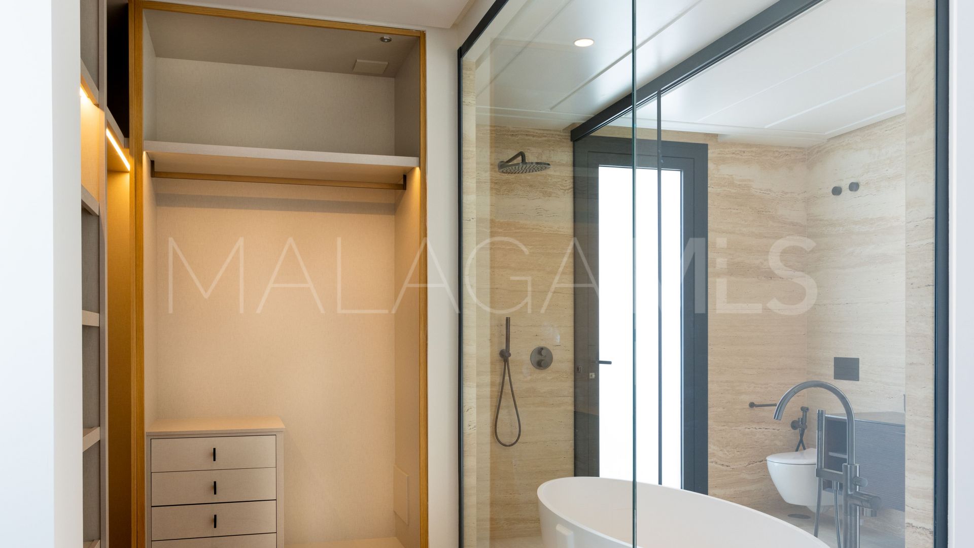 Ático for sale de 3 bedrooms in Estepona Puerto