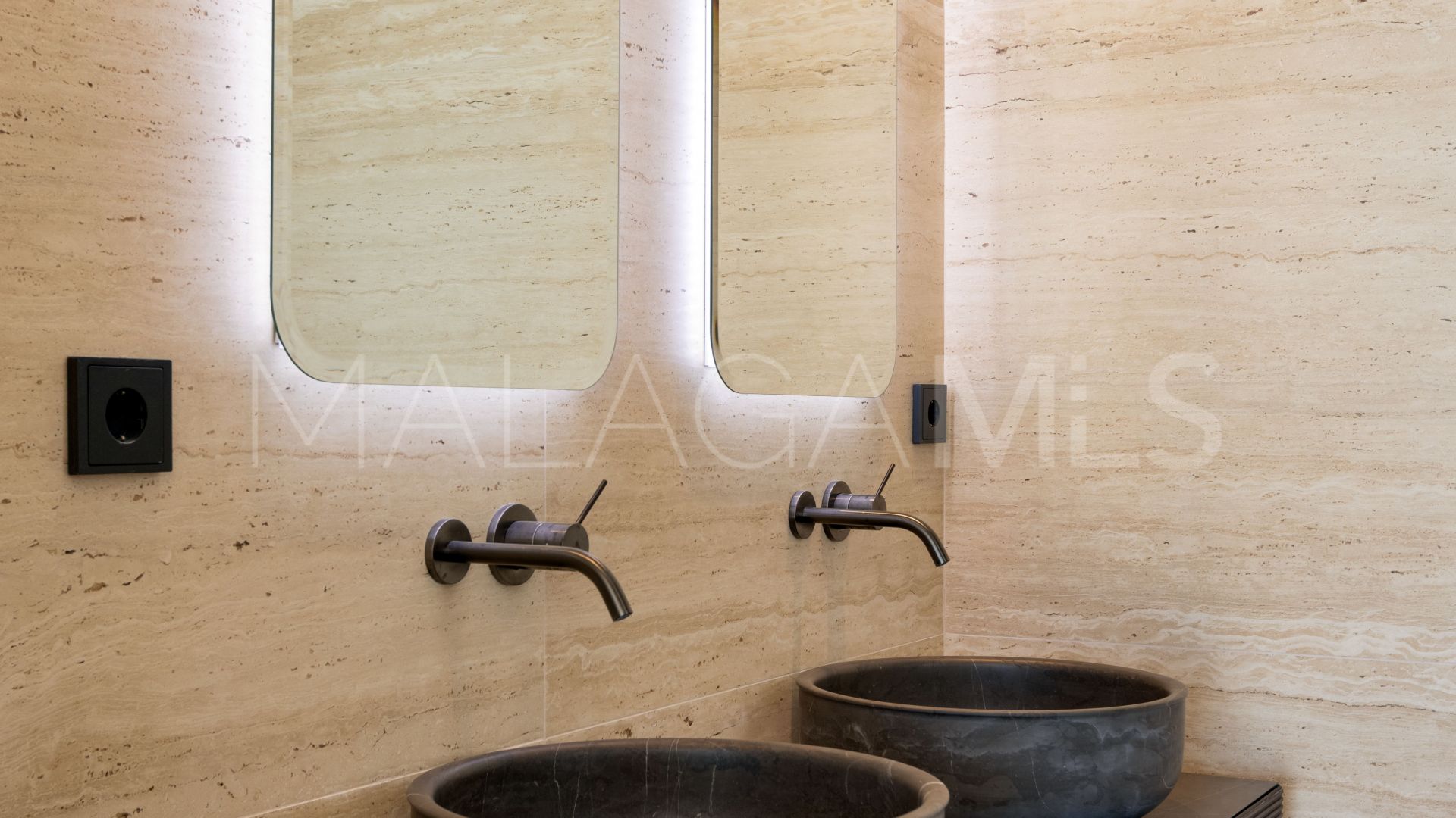 Ático for sale de 3 bedrooms in Estepona Puerto