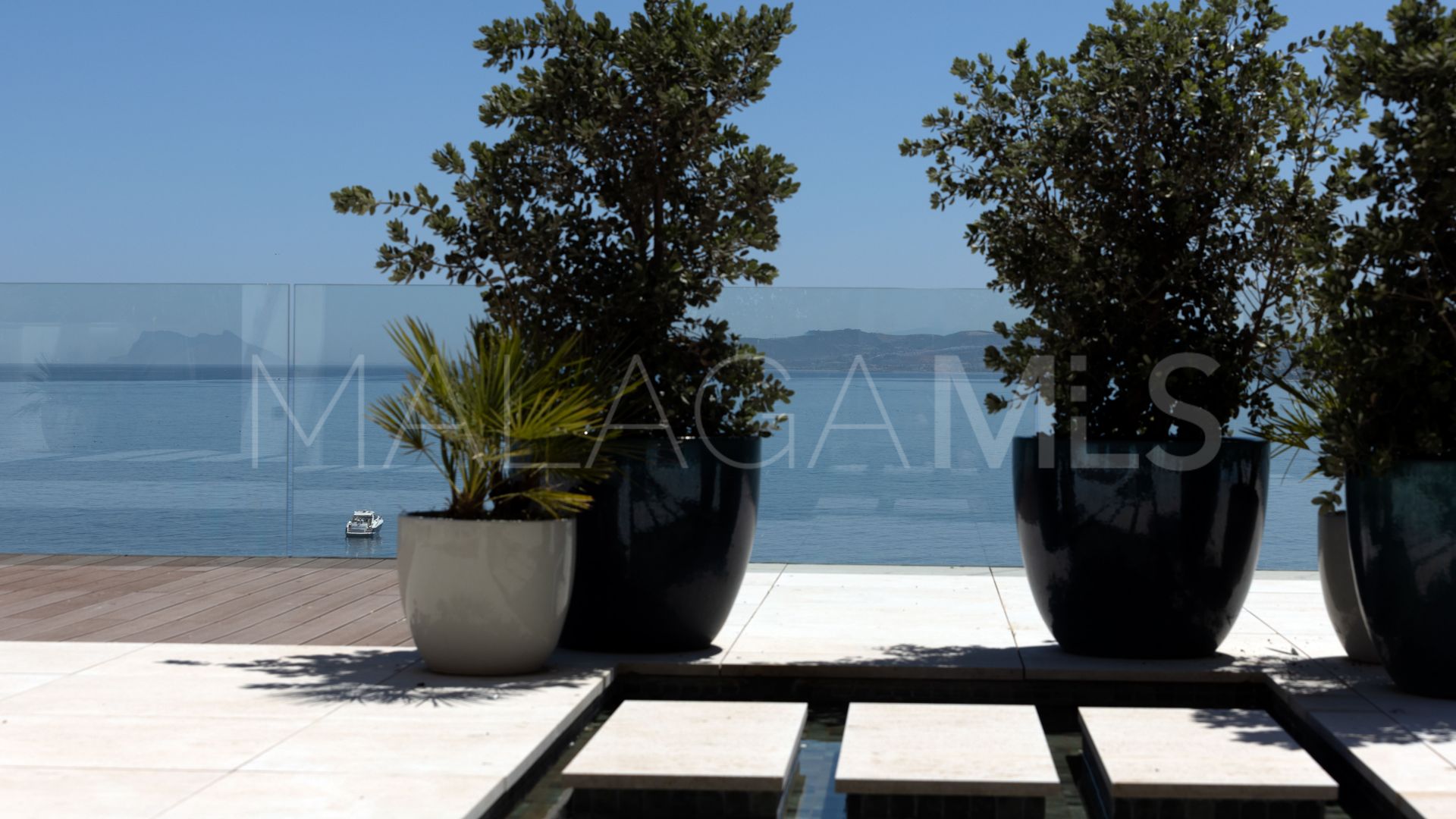 Ático for sale de 3 bedrooms in Estepona Puerto