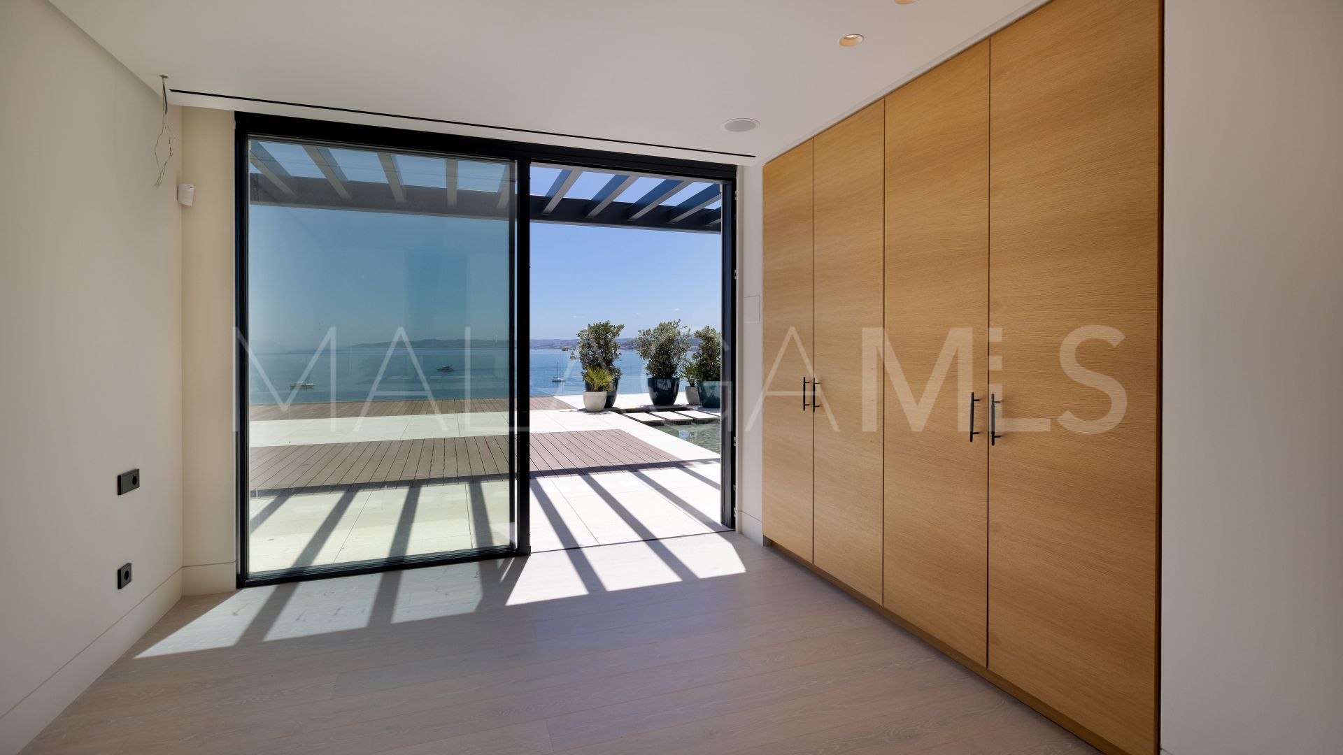 Ático for sale de 3 bedrooms in Estepona Puerto