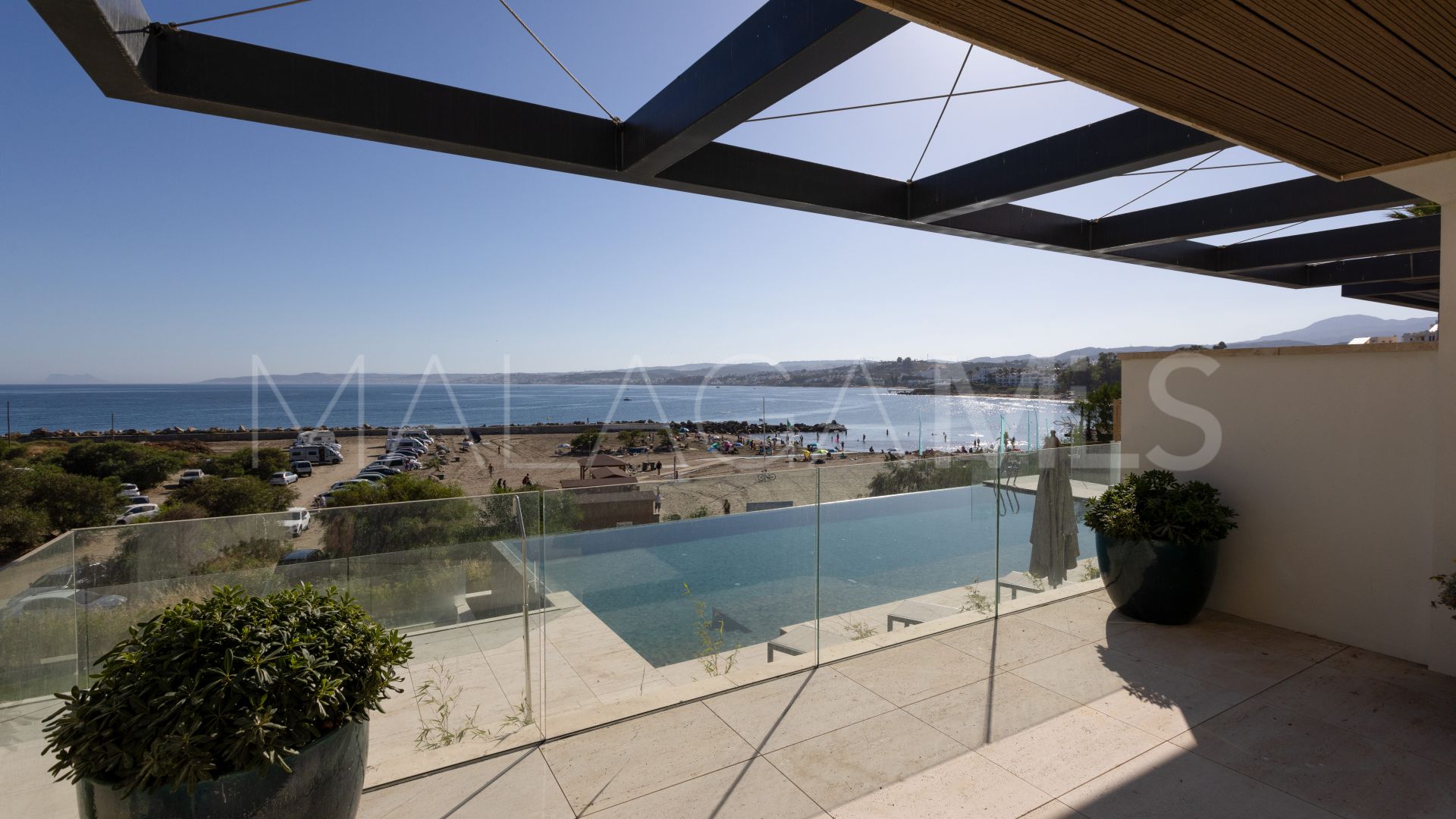 Lägenhet for sale in Estepona Puerto