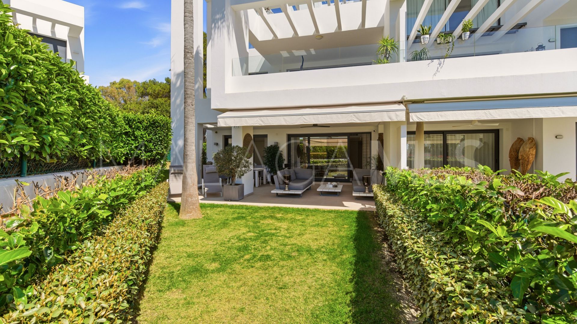Buy apartamento planta baja in Las Terrazas de Atalaya with 2 bedrooms