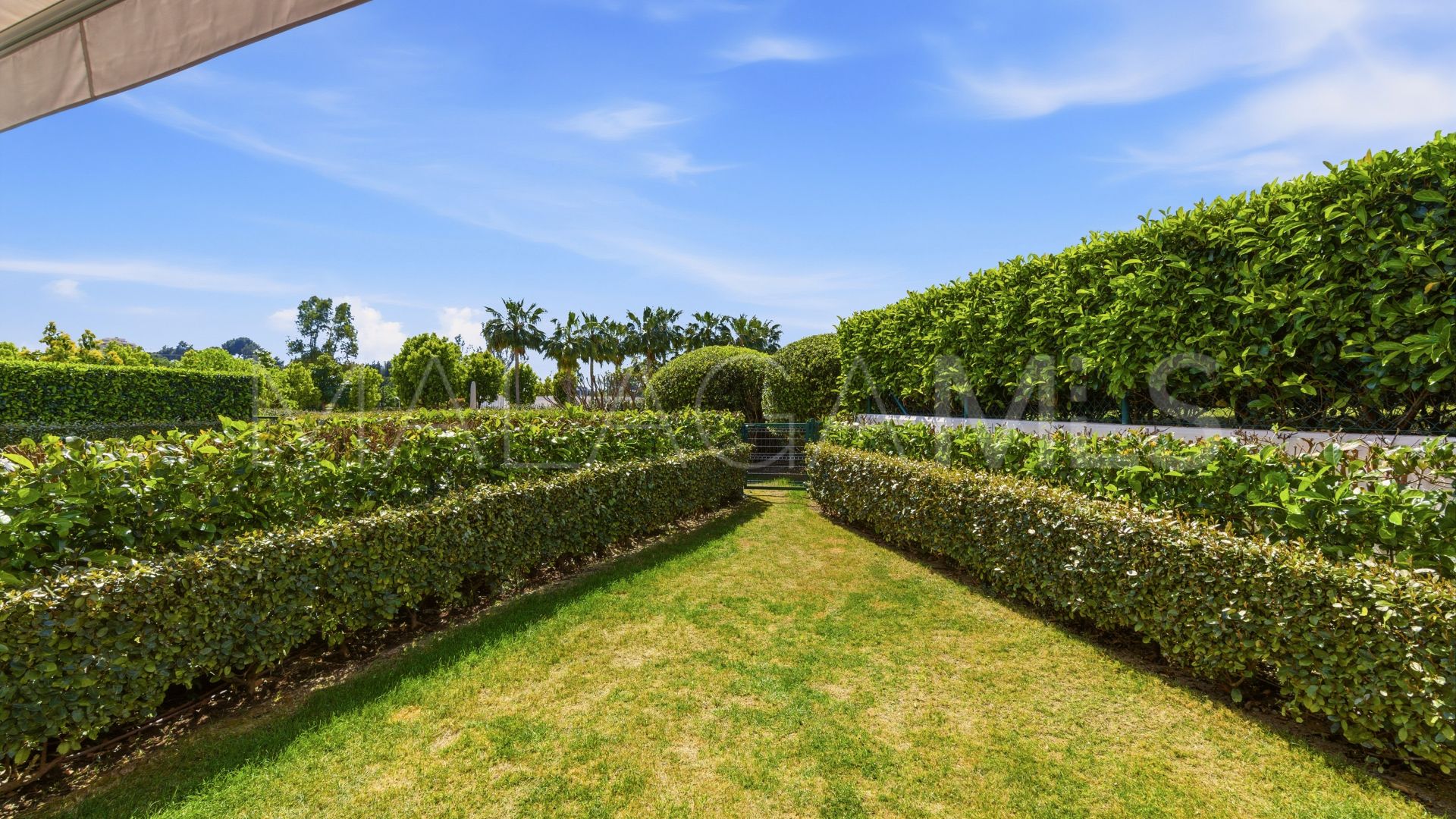 Buy apartamento planta baja in Las Terrazas de Atalaya with 2 bedrooms