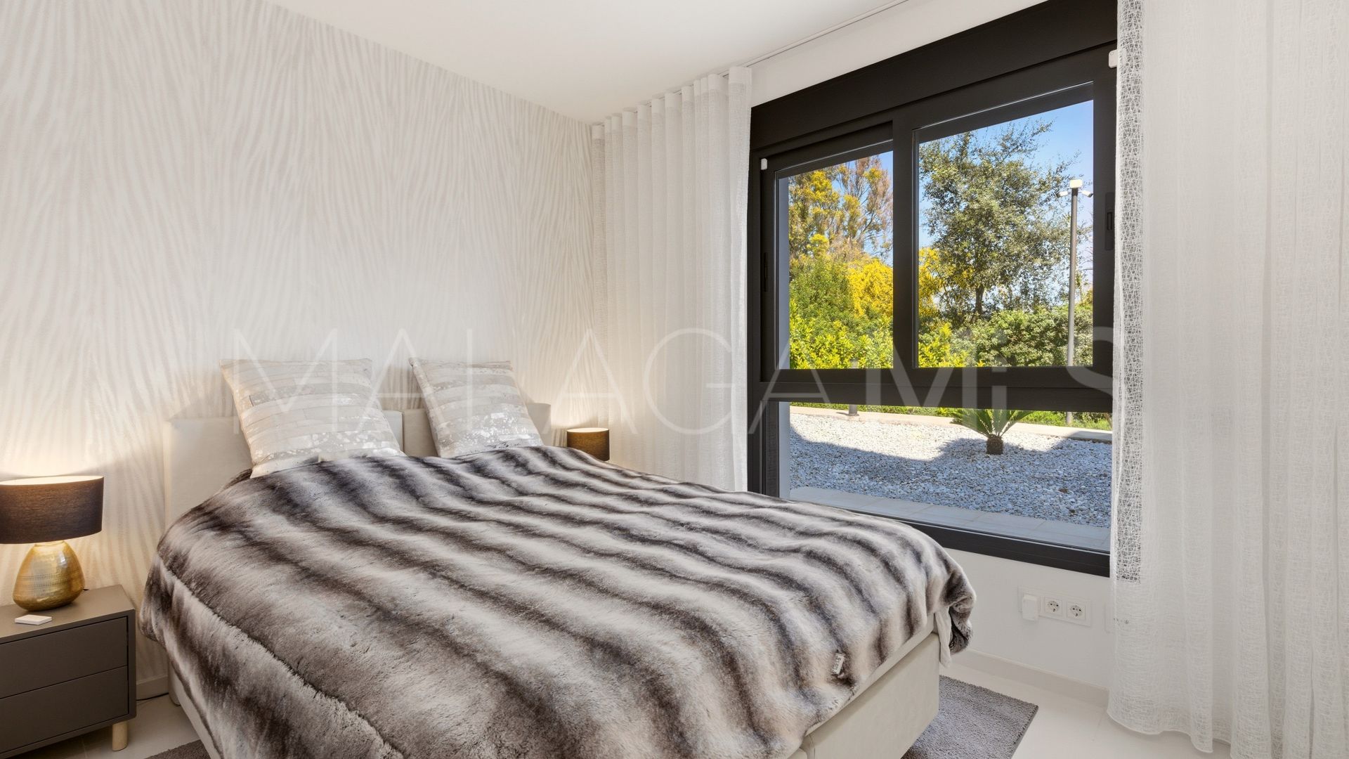 Buy apartamento planta baja in Las Terrazas de Atalaya with 2 bedrooms