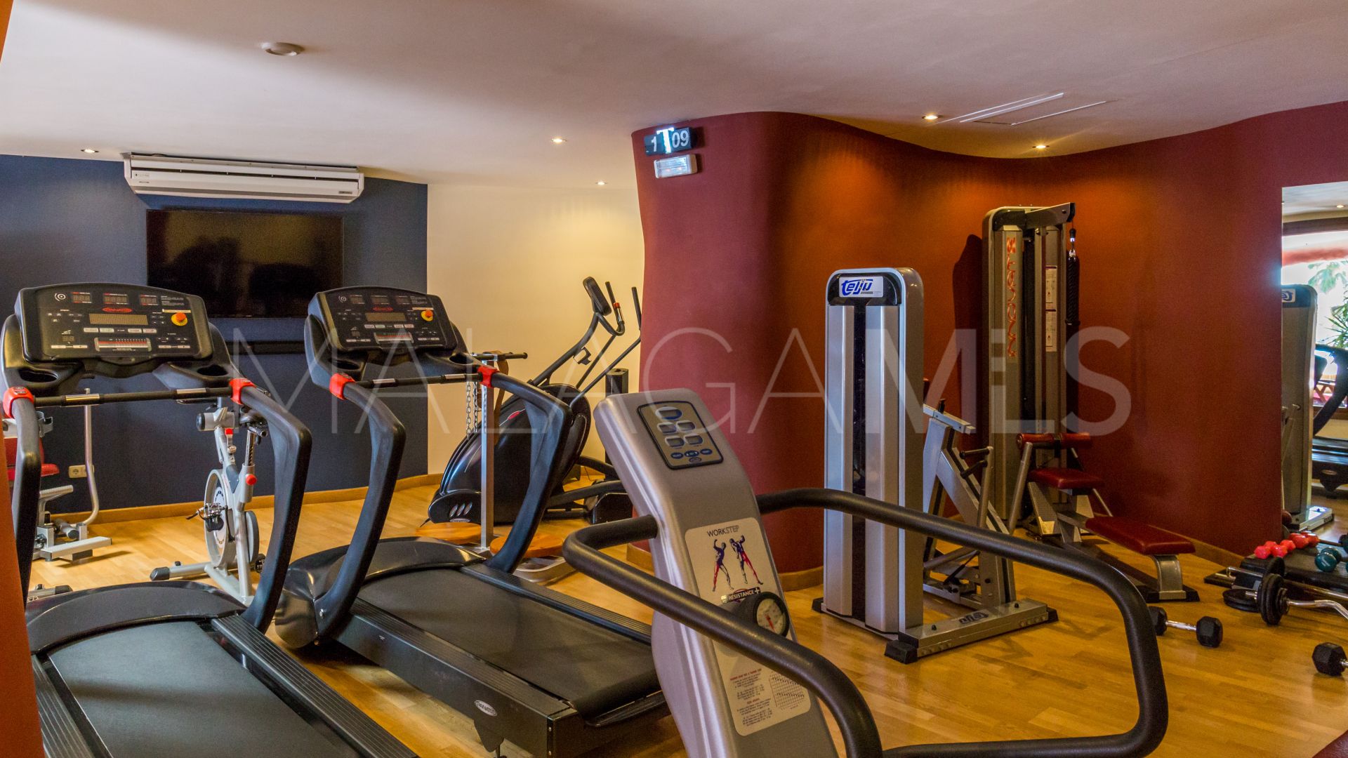 Duplex penthouse for sale in Torre Bermeja