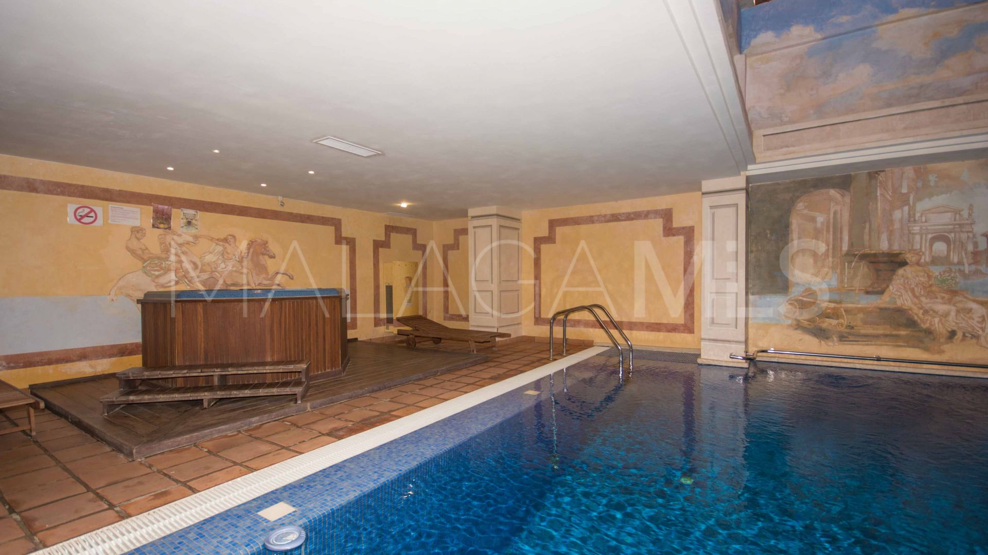 Ground floor apartment with 4 bedrooms for sale in Las Nayades