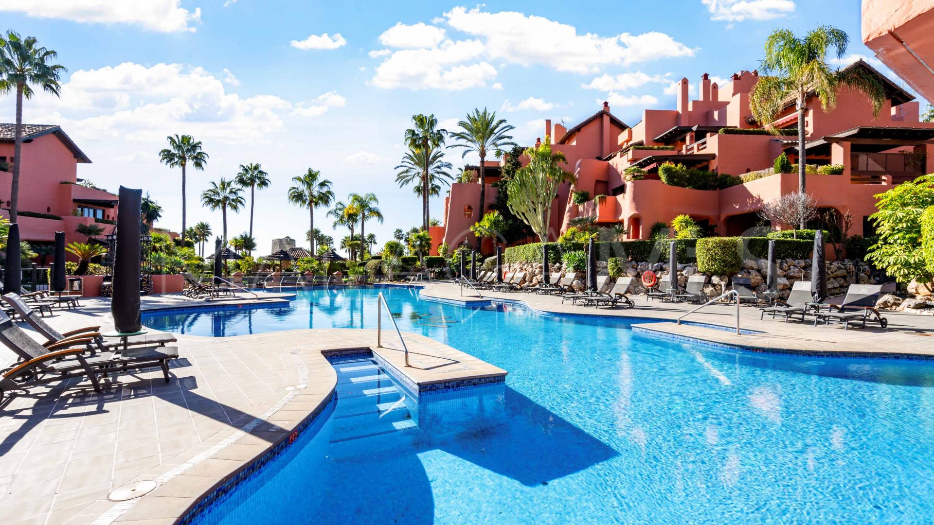 Duplex penthouse in Torre Bermeja for sale