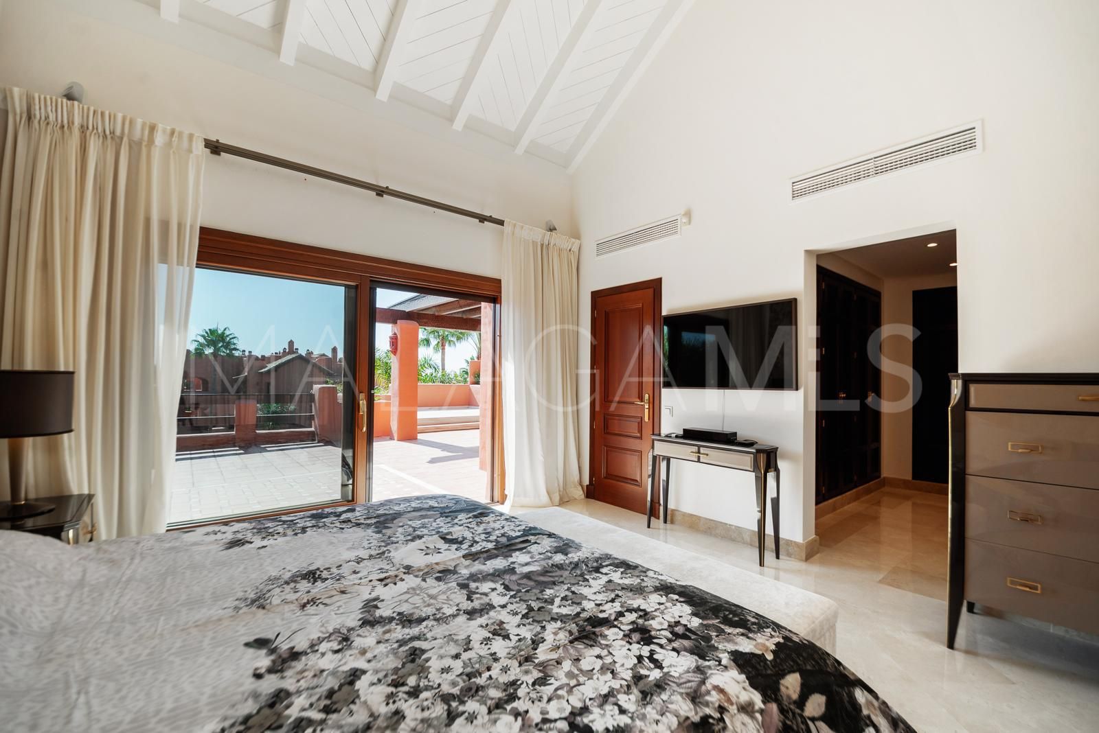 Duplex penthouse in Torre Bermeja for sale