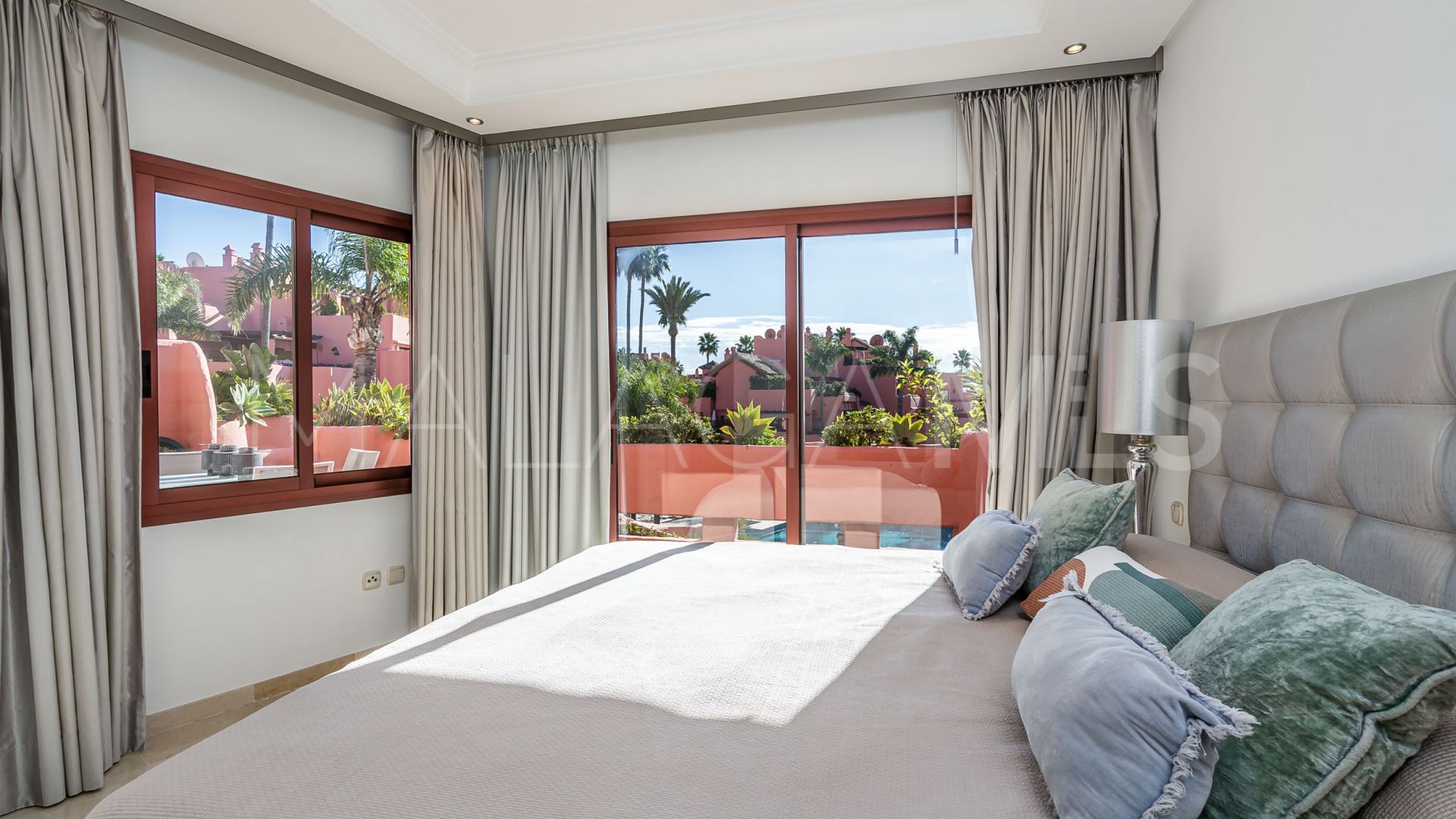 Buy duplex penthouse with 3 bedrooms in Cabo Bermejo