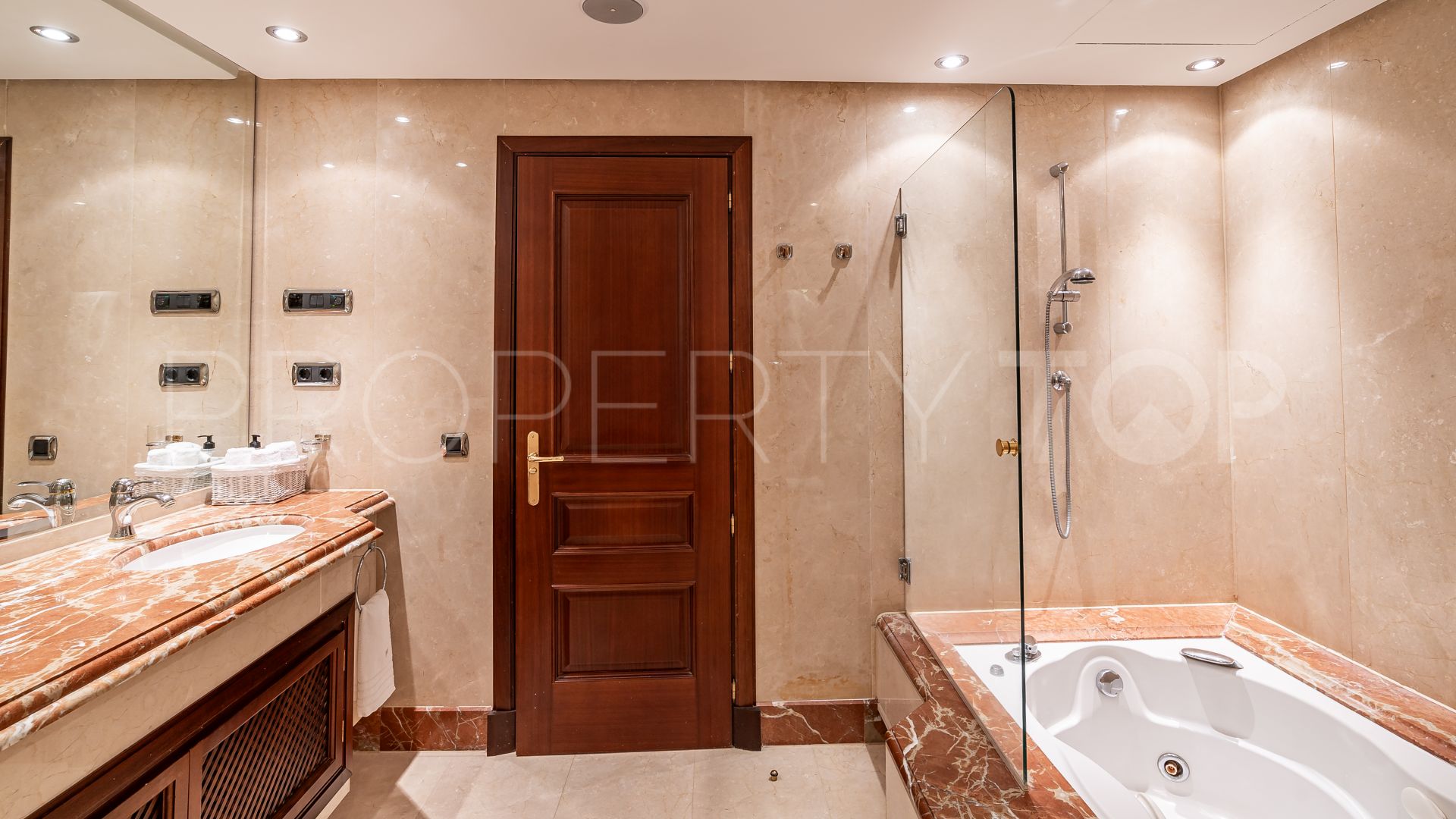 Duplex penthouse for sale in Torre Bermeja with 3 bedrooms