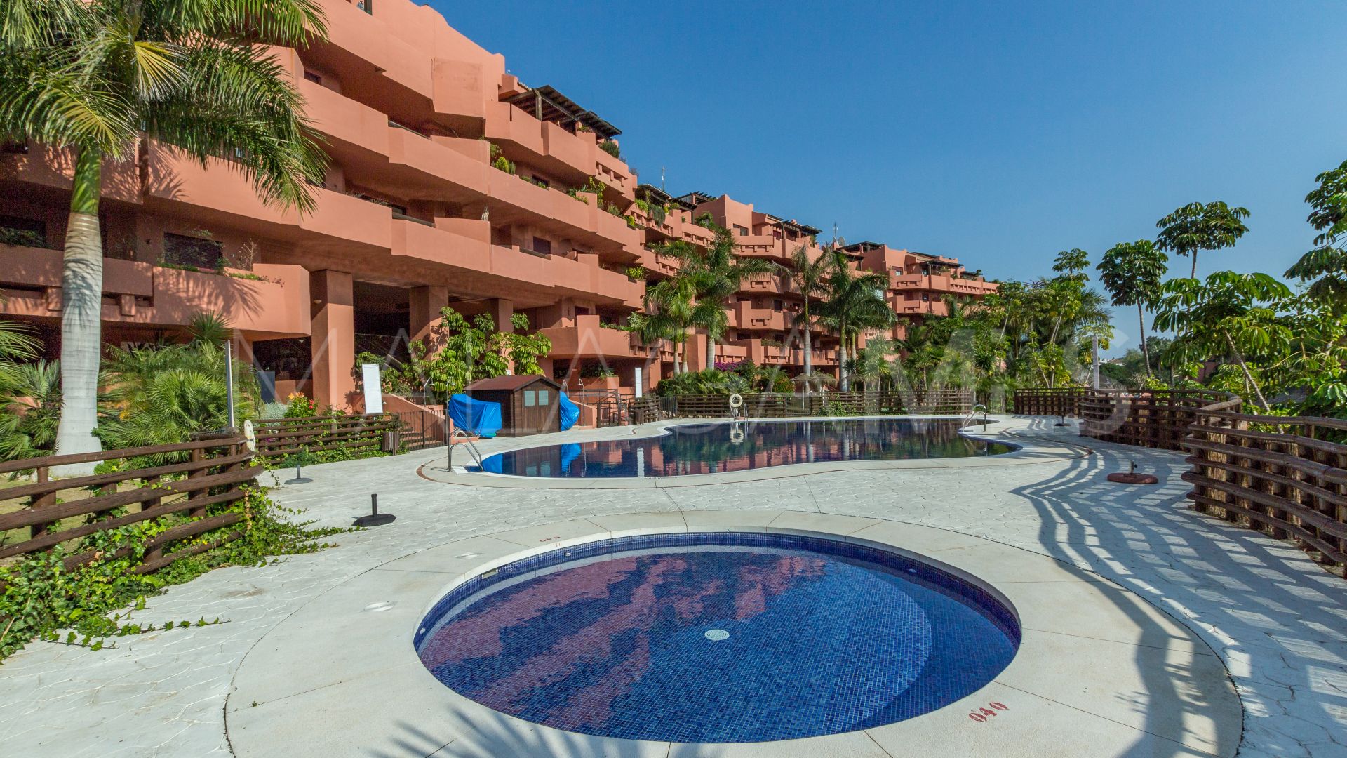 For sale 6 bedrooms duplex penthouse in Las Nayades