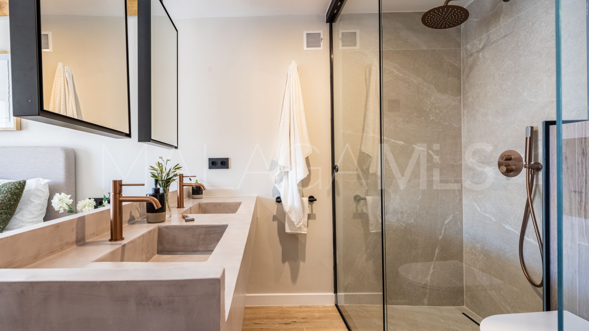 Buy town house in Nueva Andalucia