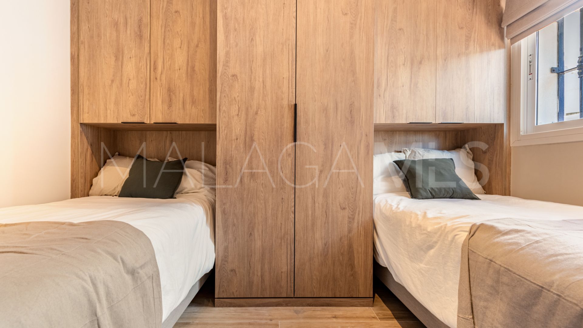 Buy town house in Nueva Andalucia