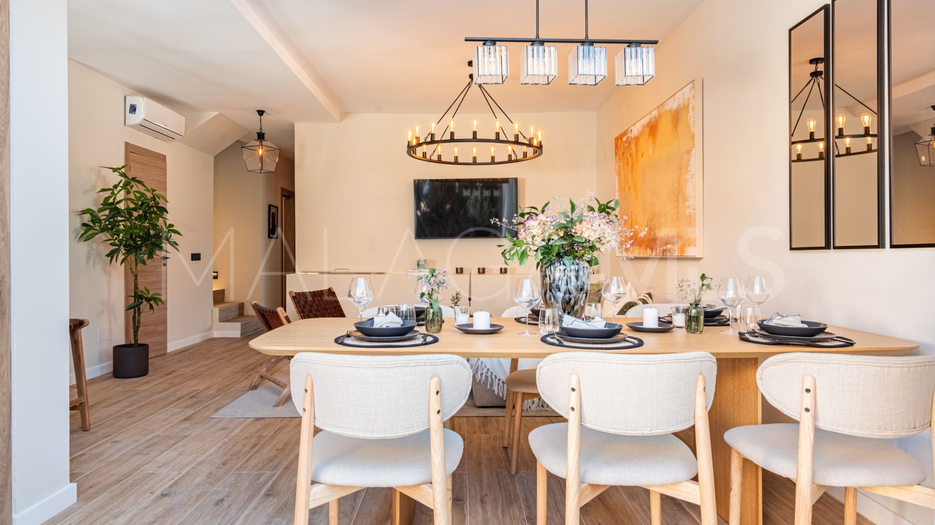 Buy town house in Nueva Andalucia