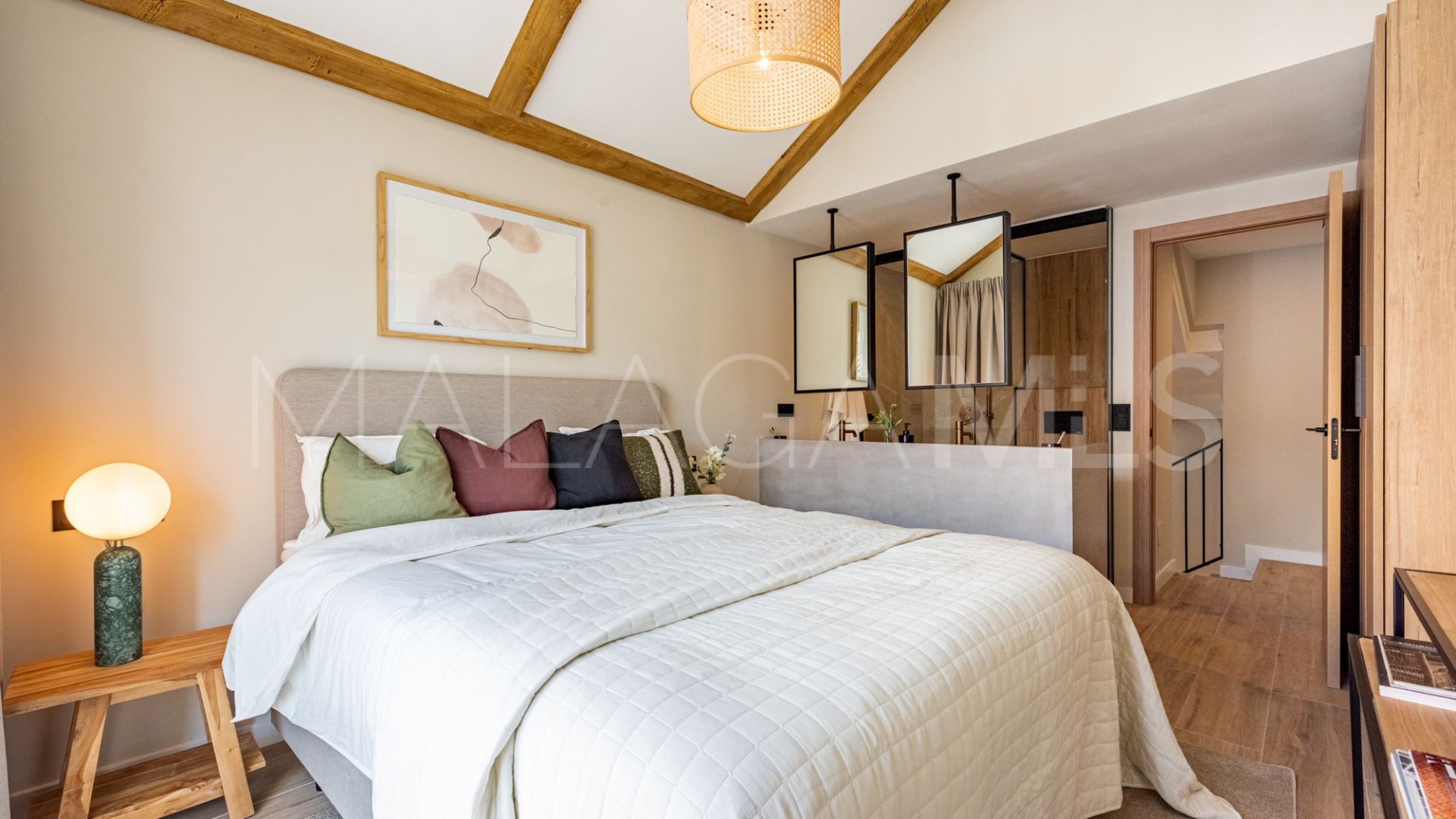 Buy town house in Nueva Andalucia