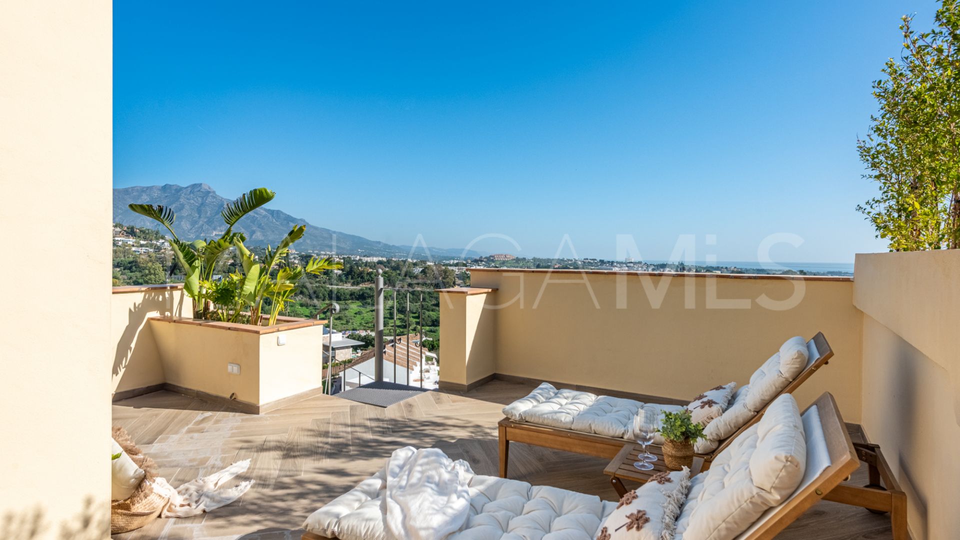 For sale penthouse in Los Almendros