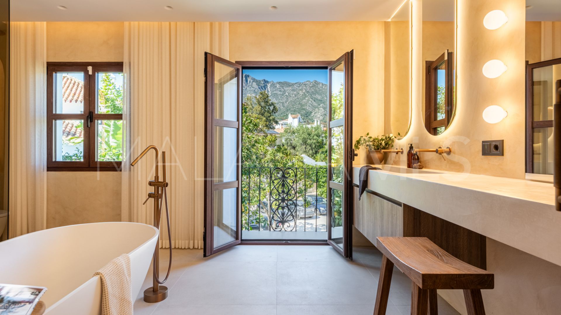 Marbella Golden Mile 4 bedrooms town house for sale