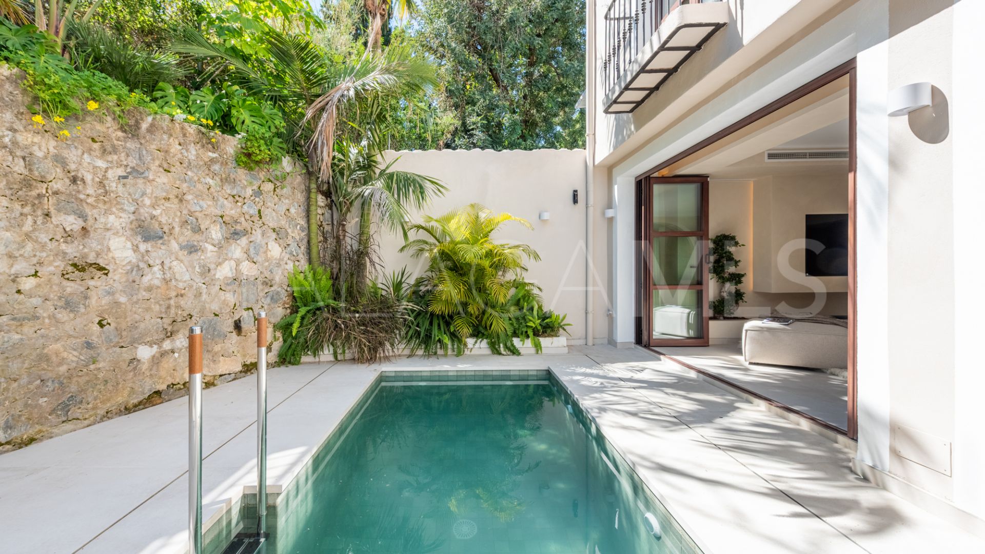 Marbella Golden Mile 4 bedrooms town house for sale