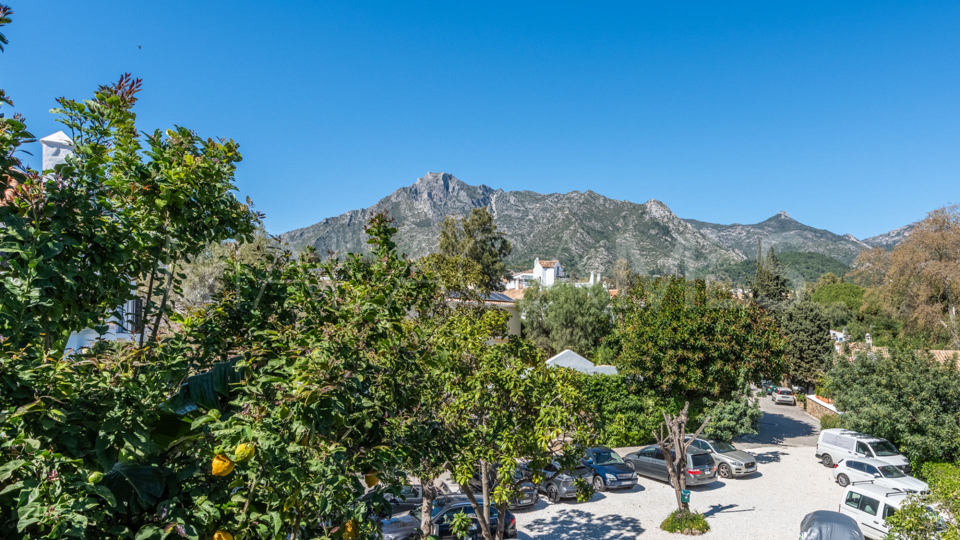 Marbella Golden Mile 4 bedrooms town house for sale