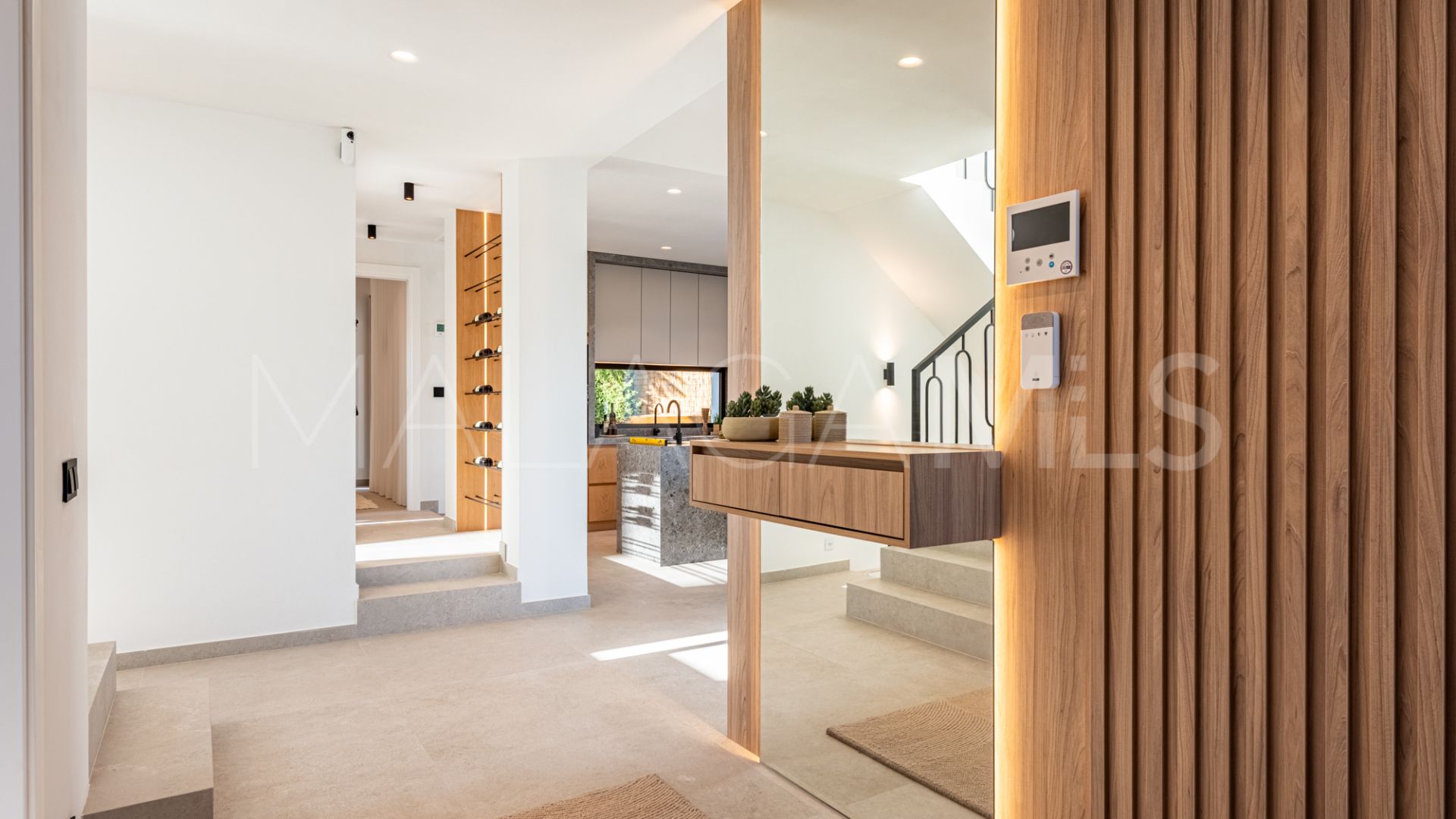 Buy villa in Nueva Andalucia with 4 bedrooms