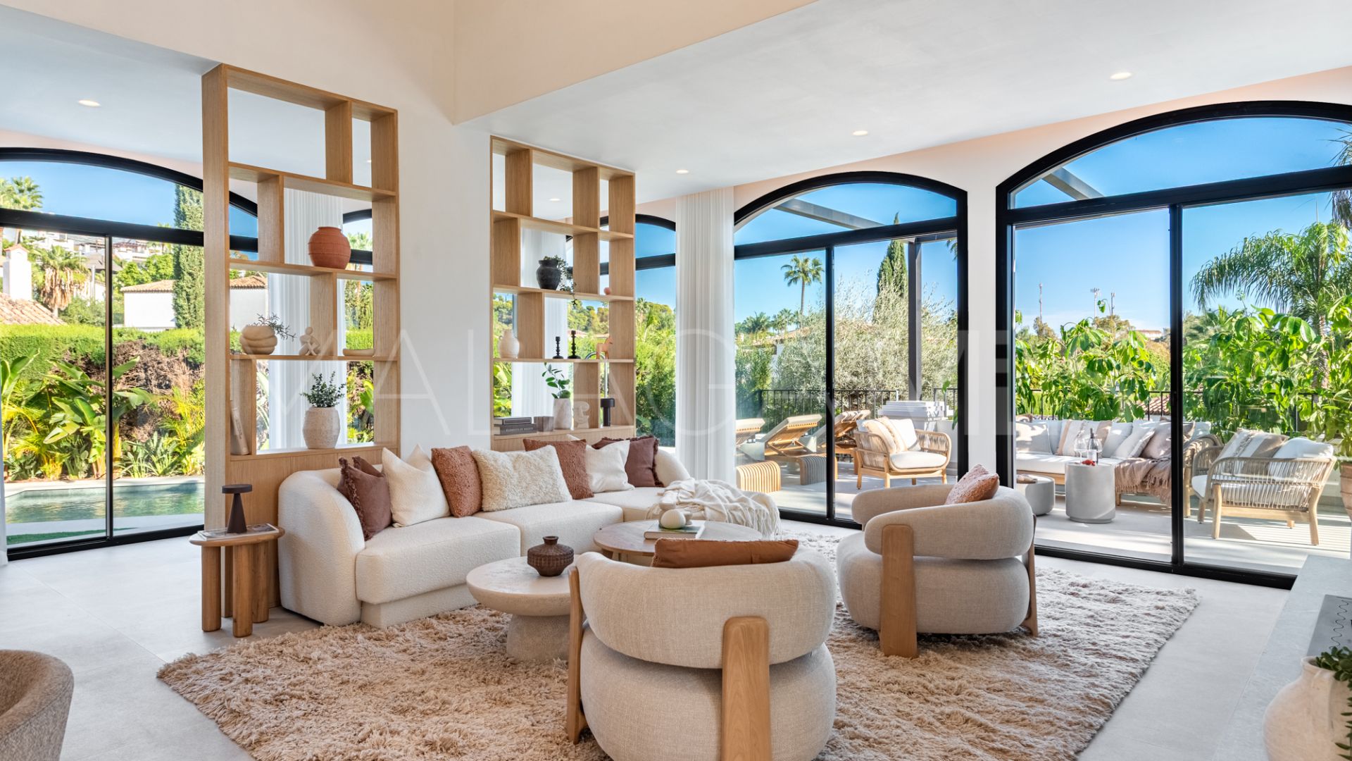 Buy villa in Nueva Andalucia with 4 bedrooms