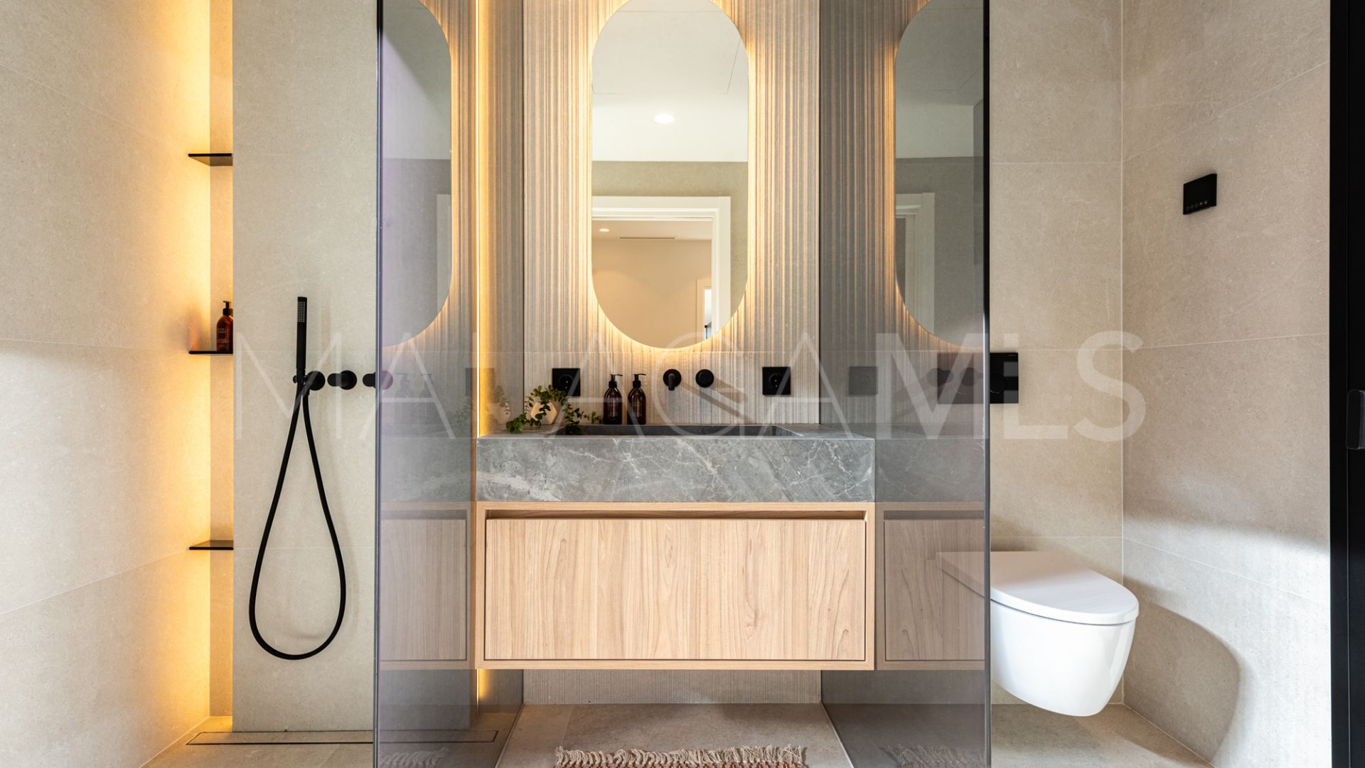 Buy villa in Nueva Andalucia with 4 bedrooms