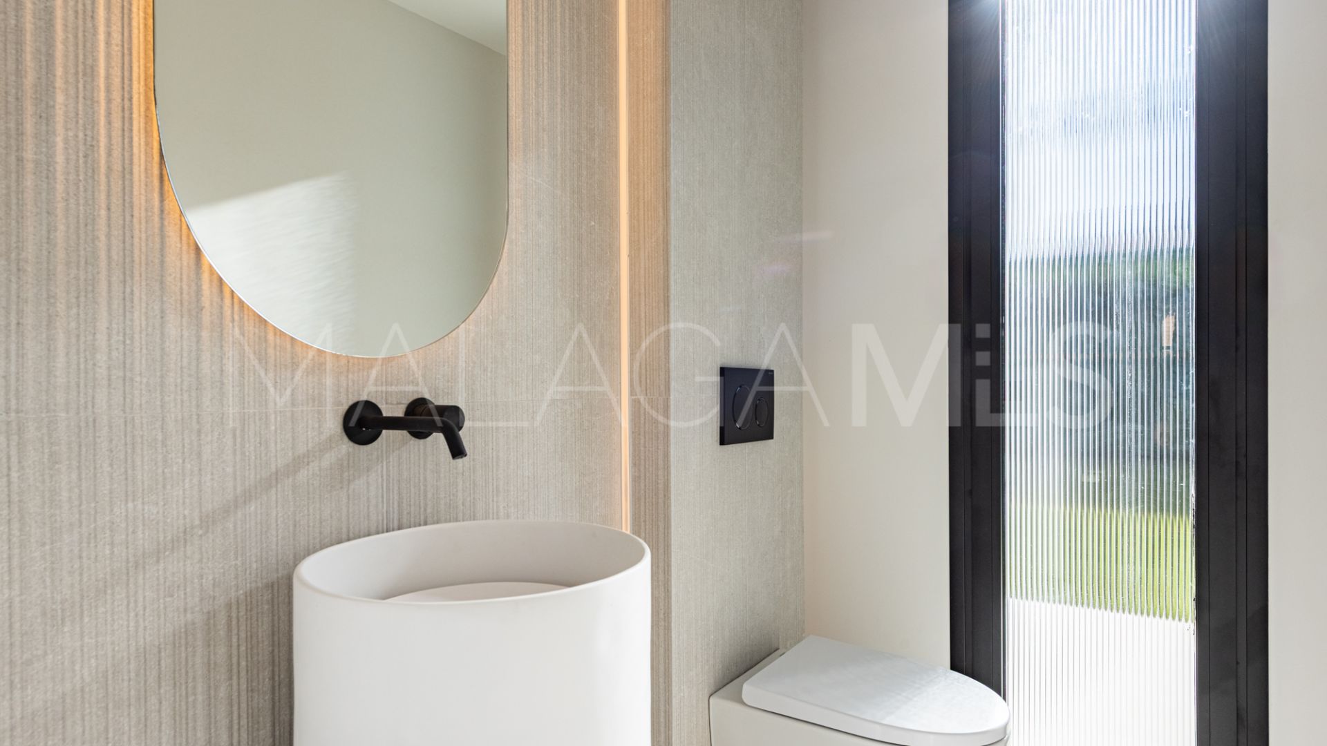 Buy villa in Nueva Andalucia with 4 bedrooms