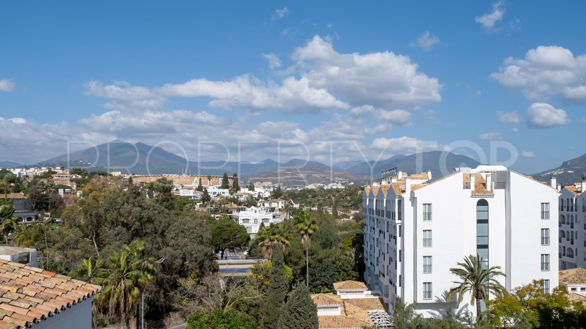 Atico en venta de 3 dormitorios en Marbella - Puerto Banus