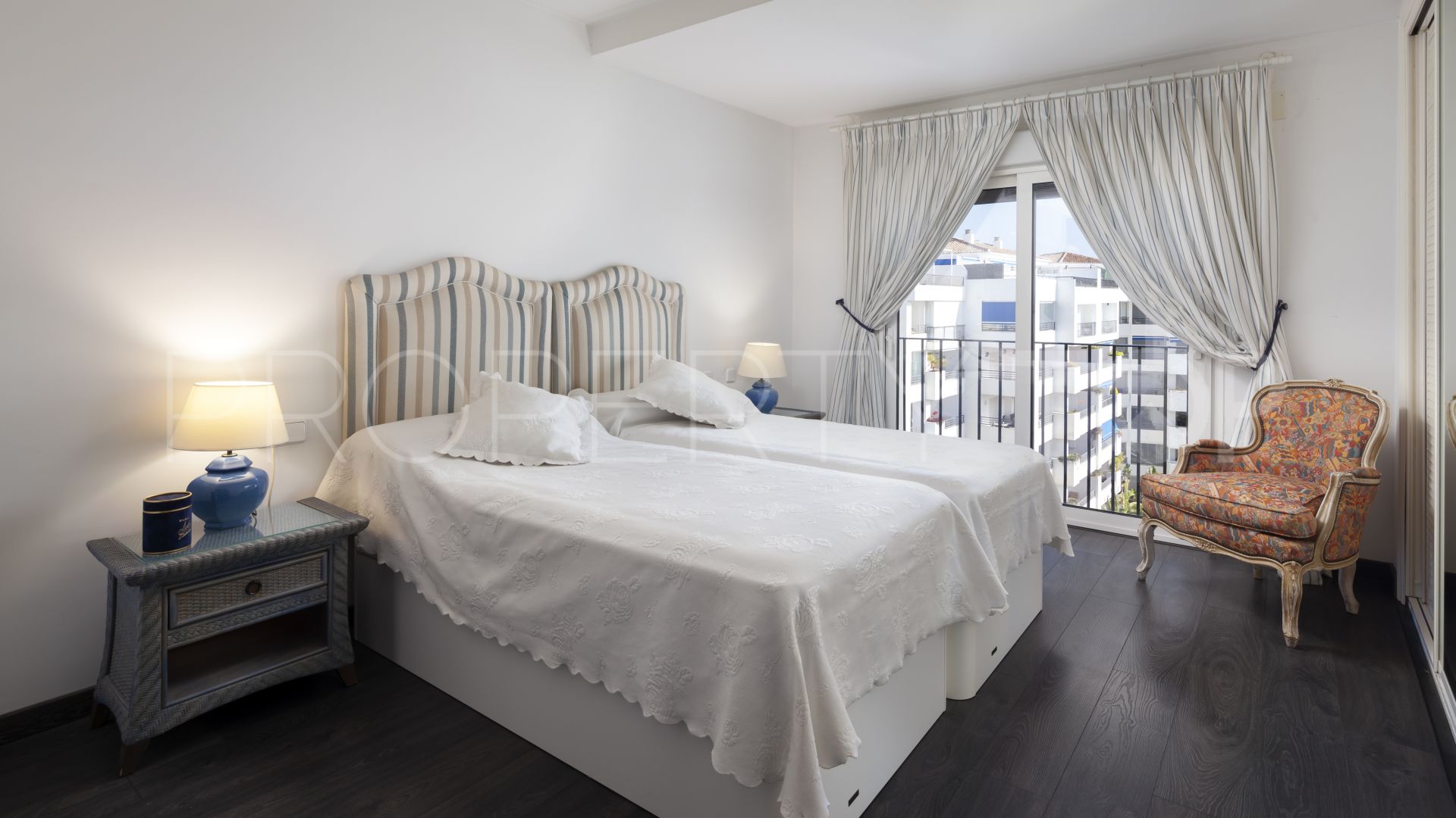 Atico en venta de 3 dormitorios en Marbella - Puerto Banus
