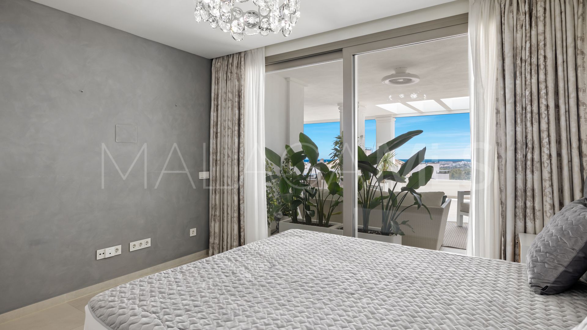 Apartamento for sale in Nueva Andalucia with 7 bedrooms