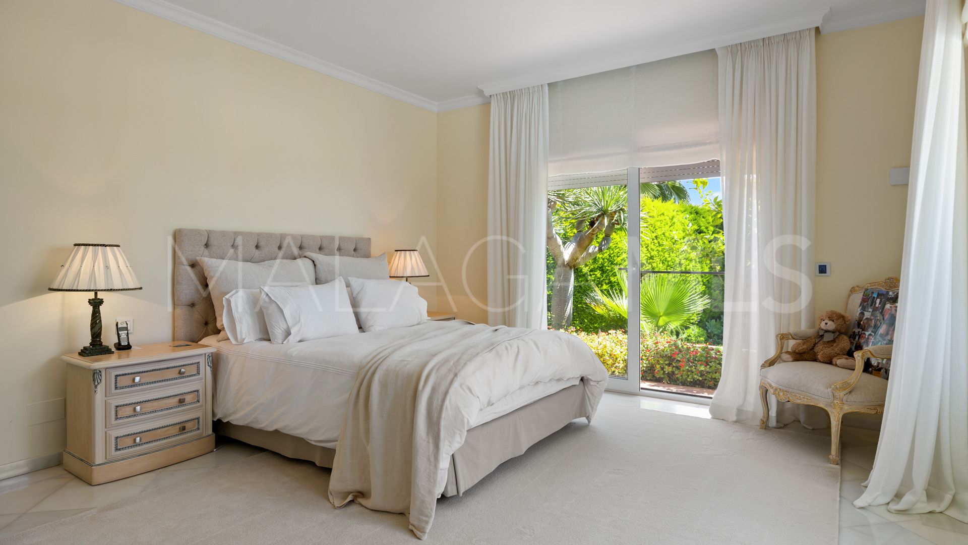 Chalet for sale in Nueva Andalucia
