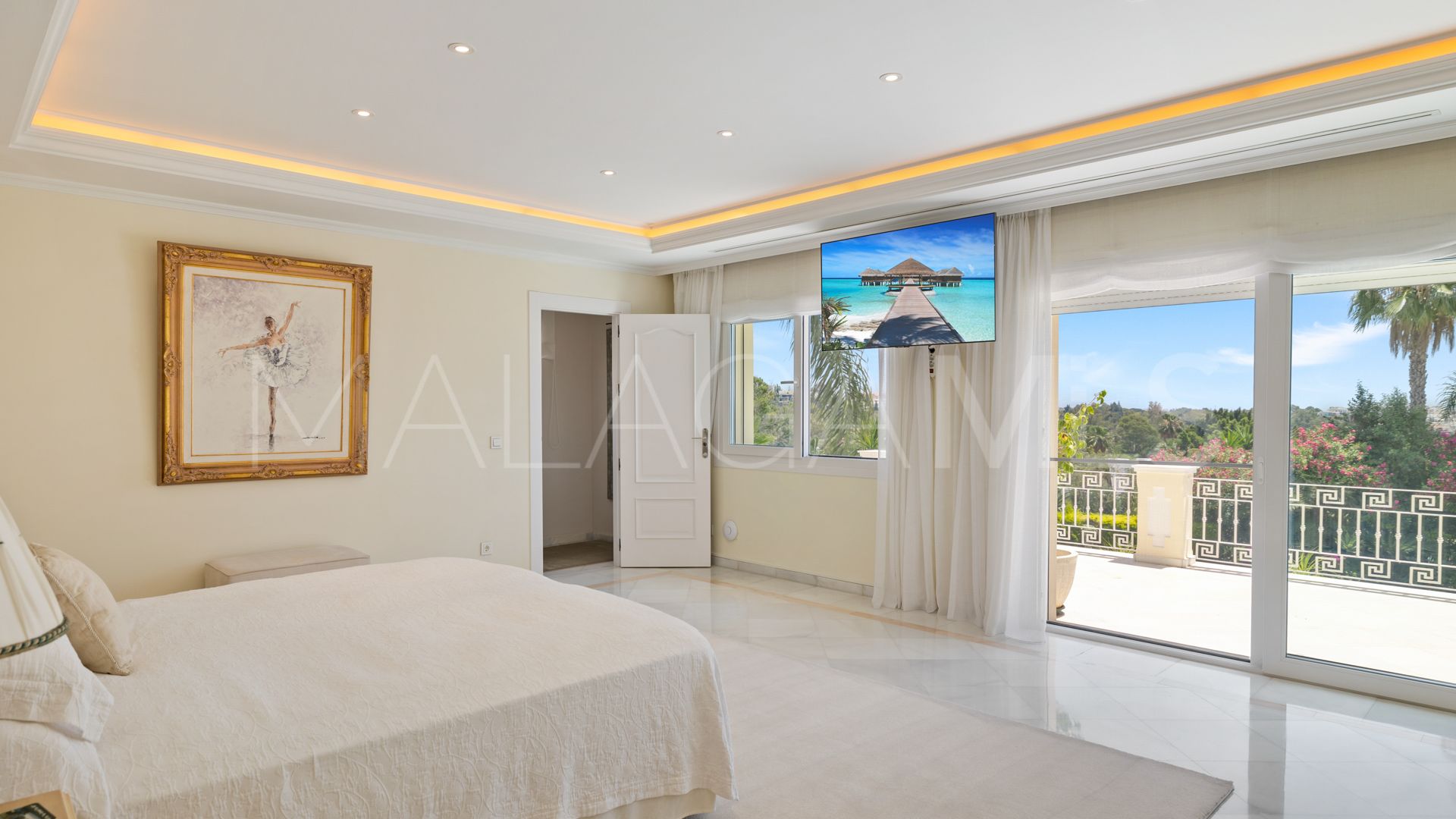 Chalet for sale in Nueva Andalucia