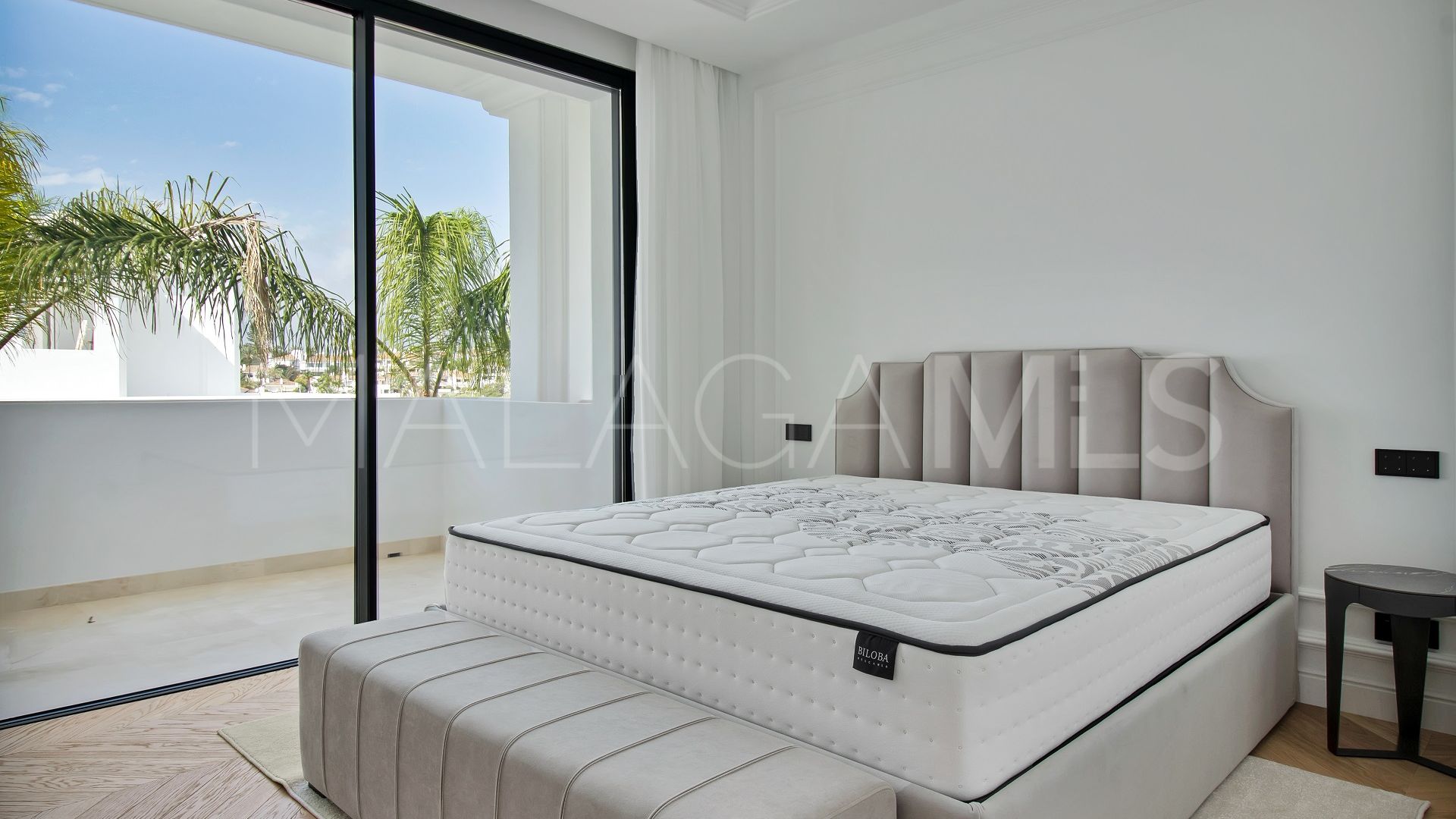Chalet a la venta in Las Lomas del Marbella Club de 5 bedrooms