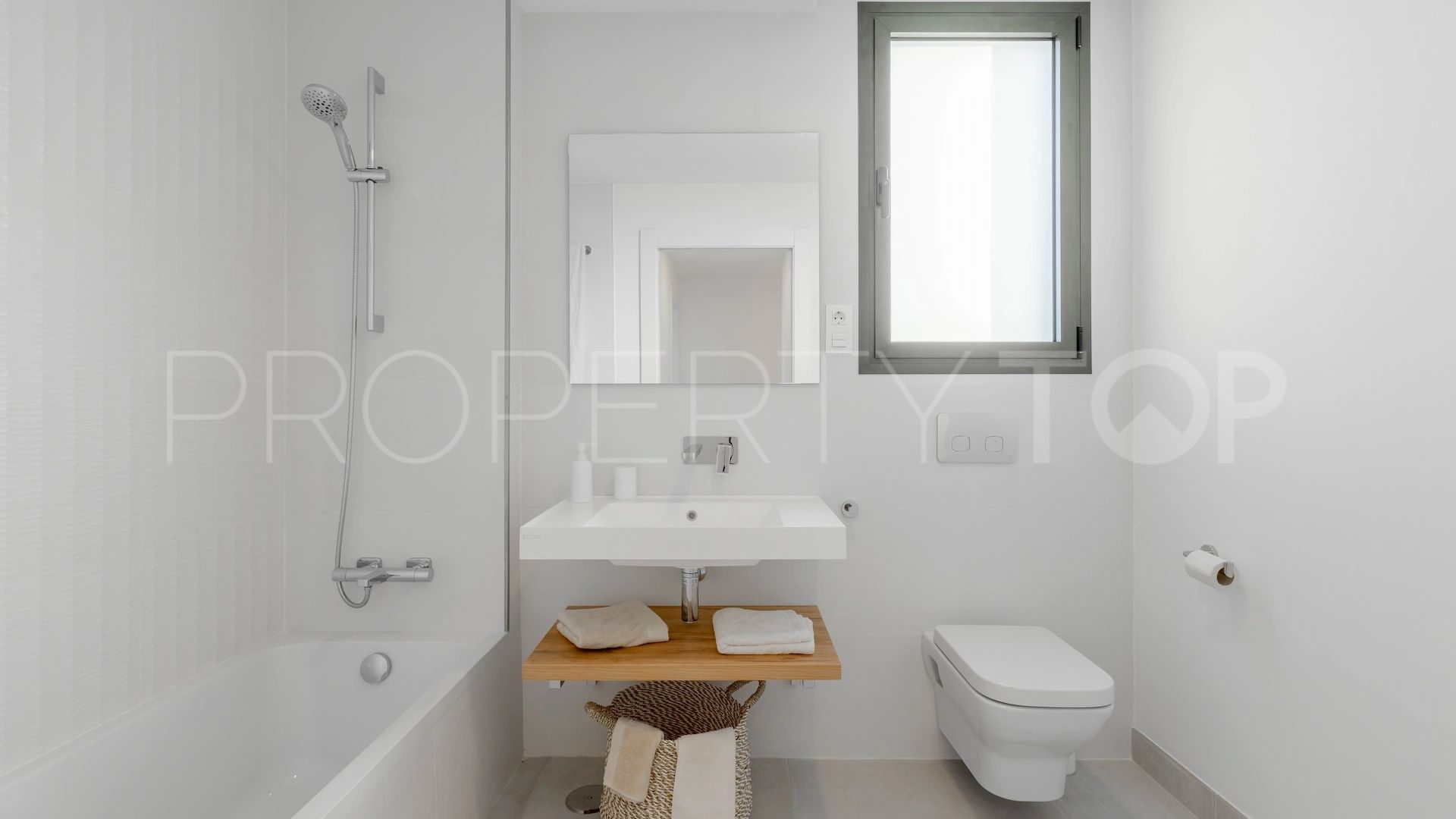 Town House in El Chaparral 4BR, 3BA, 169m², €747k