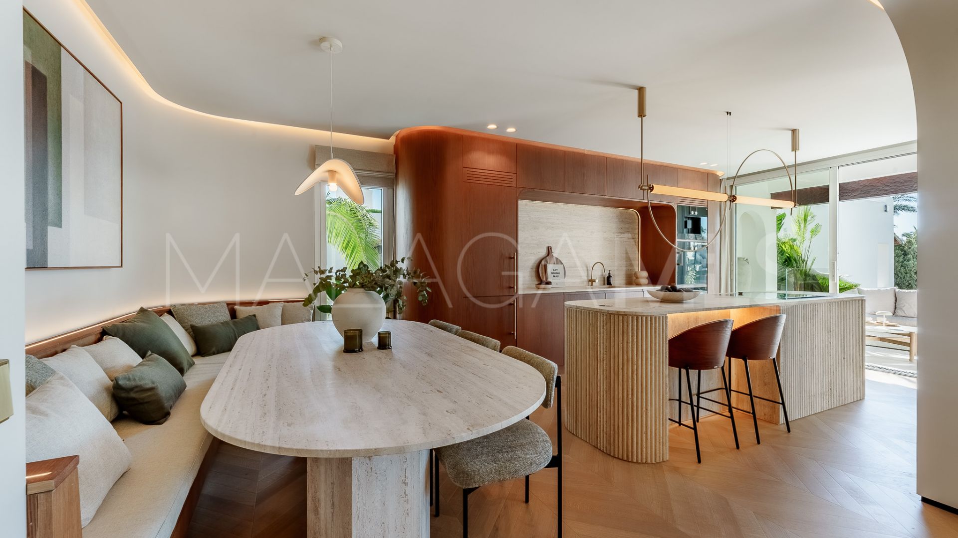 Takvåning for sale in Beach Side New Golden Mile
