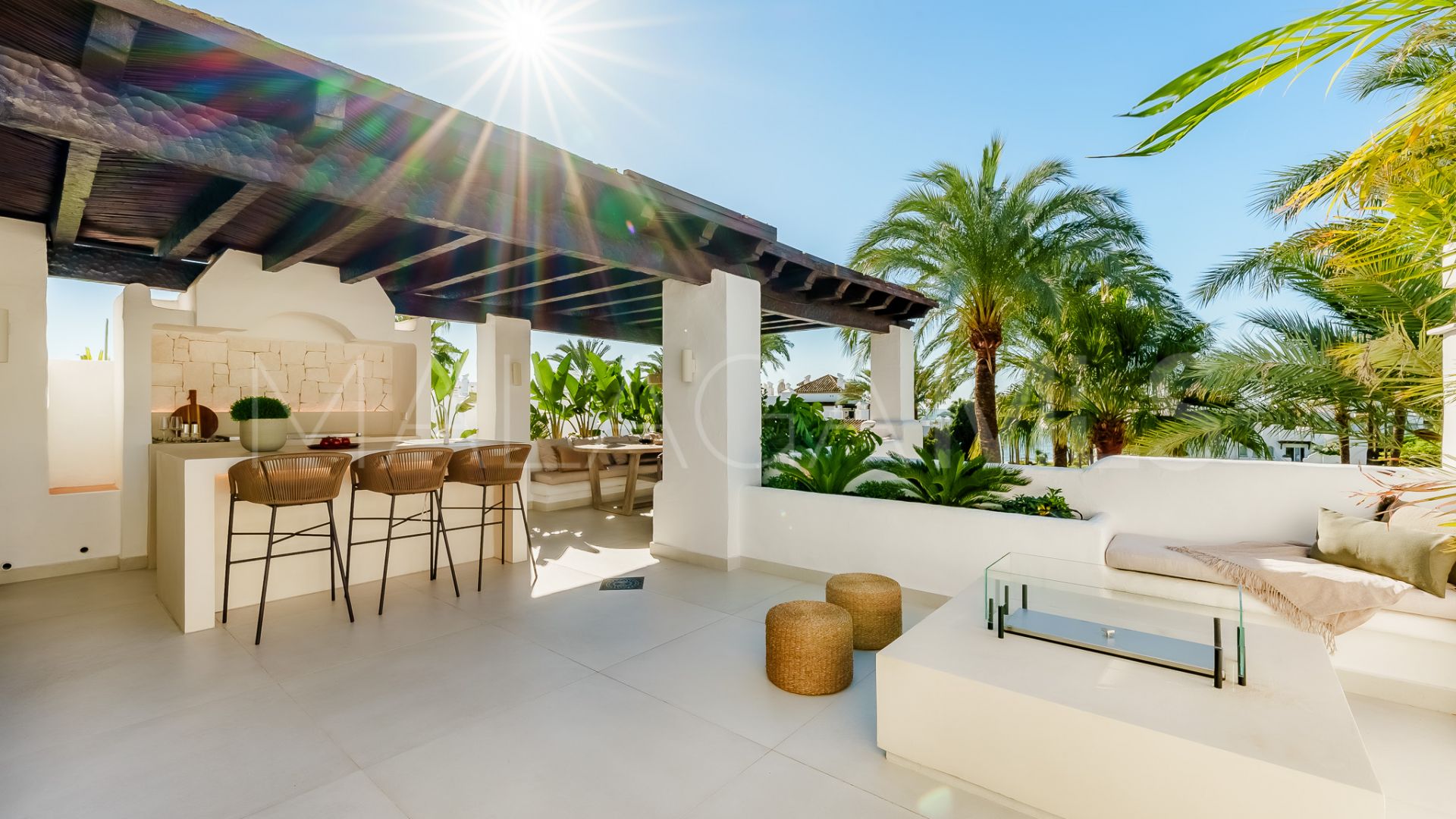 Takvåning for sale in Beach Side New Golden Mile